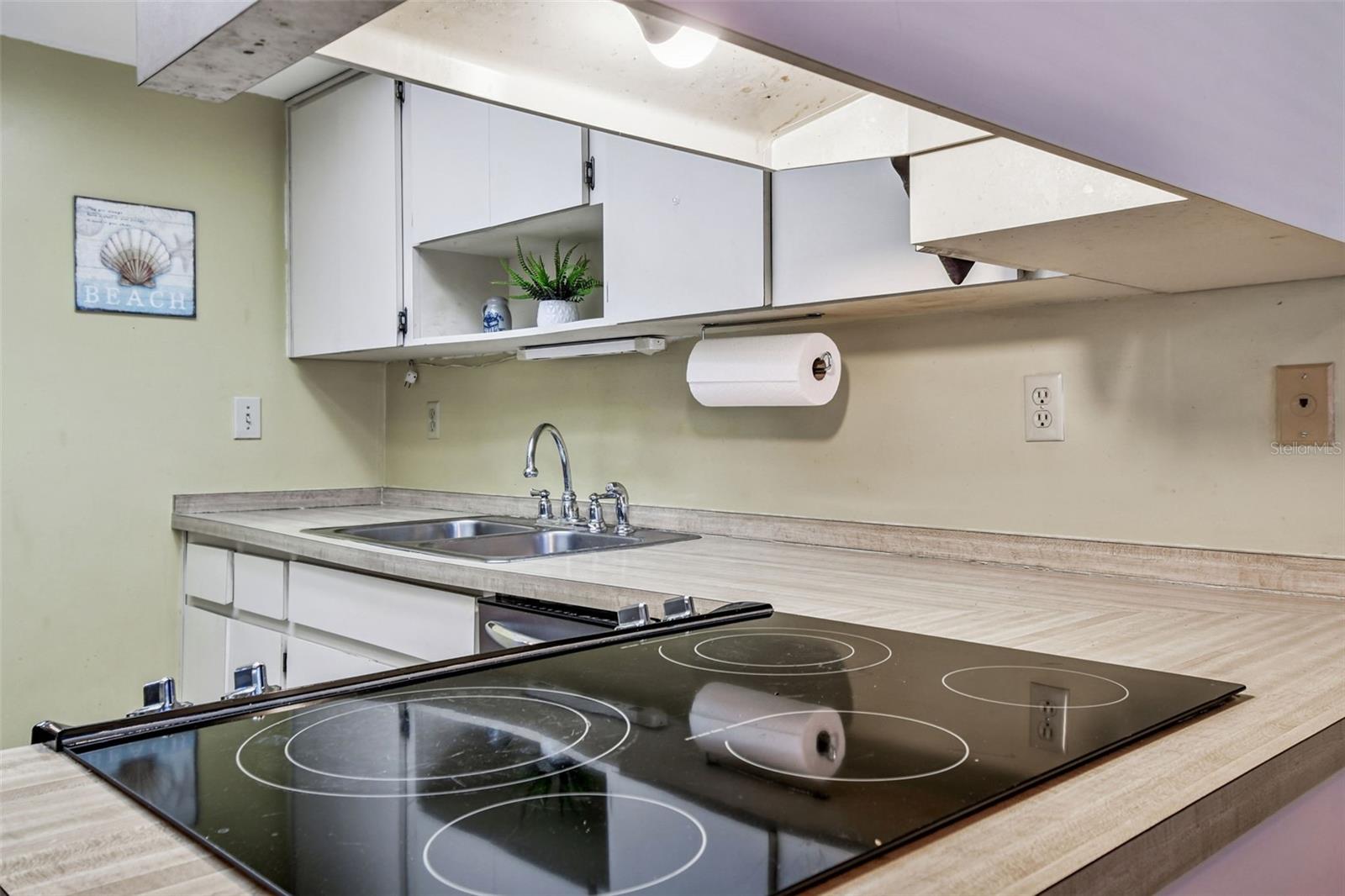 TOWNHOMES OF WESTLAKE - Residential