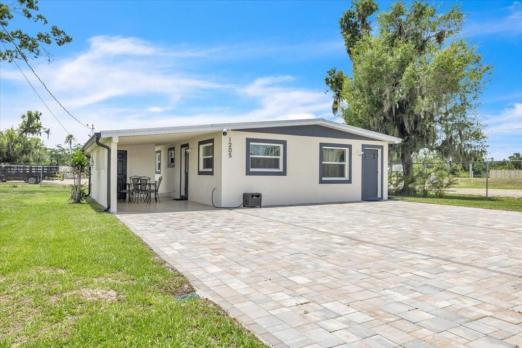 Photo of 1205 SW Hibiscus Drive, Arcadia, FL 34266 (MLS # C7526540)