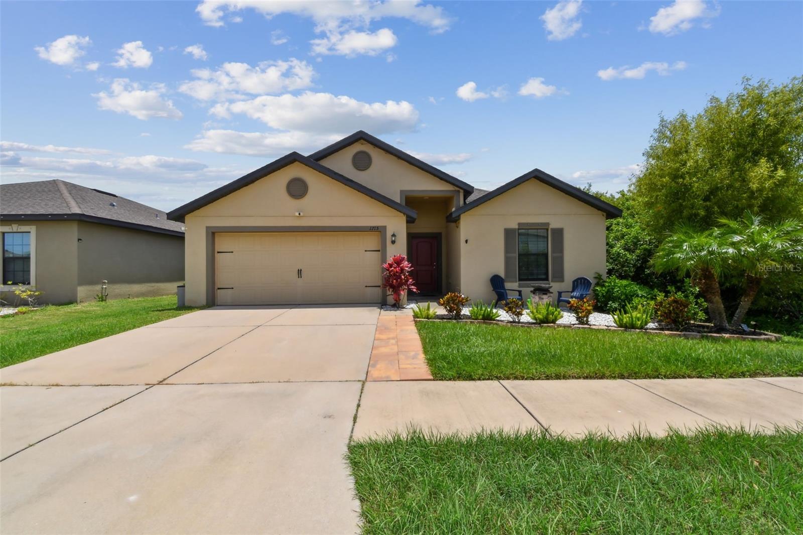 1715 CHATHAM GREEN CIRCLE