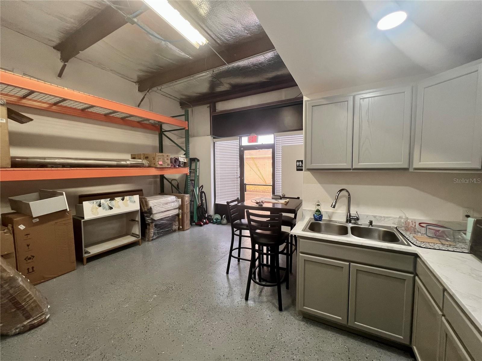 ALOMA BUS CENTER - Commercial Sale