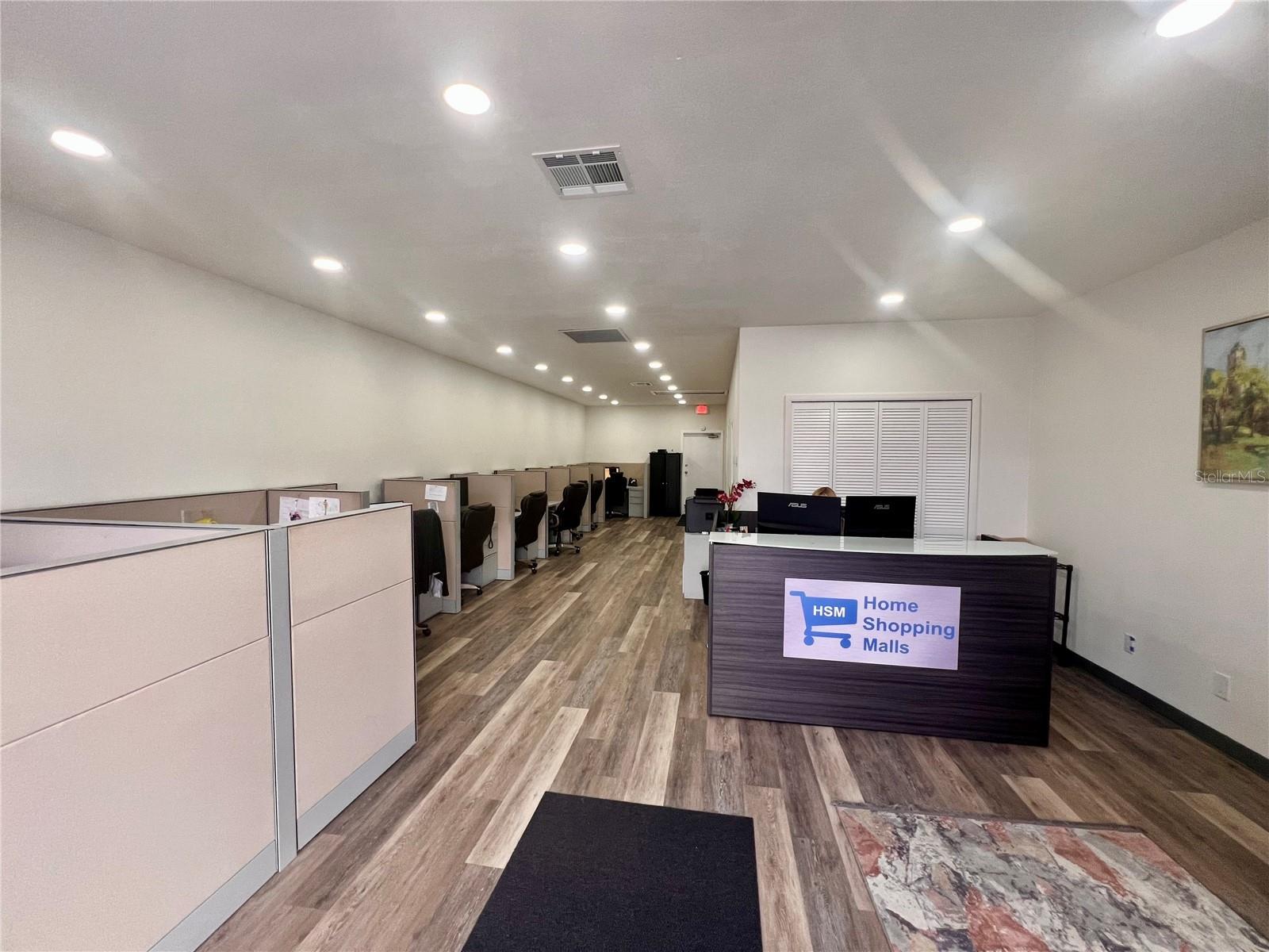 ALOMA BUS CENTER - Commercial Sale