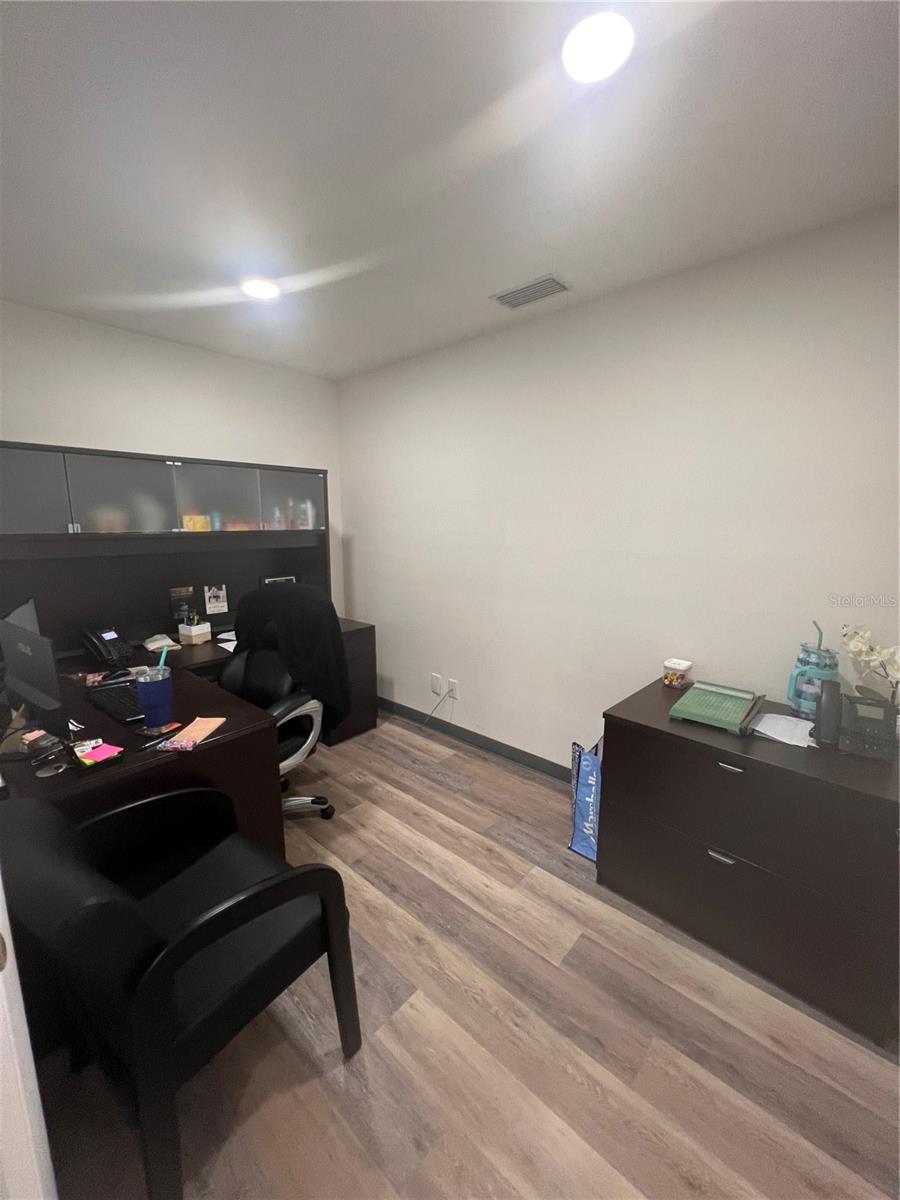 ALOMA BUS CENTER - Commercial Sale