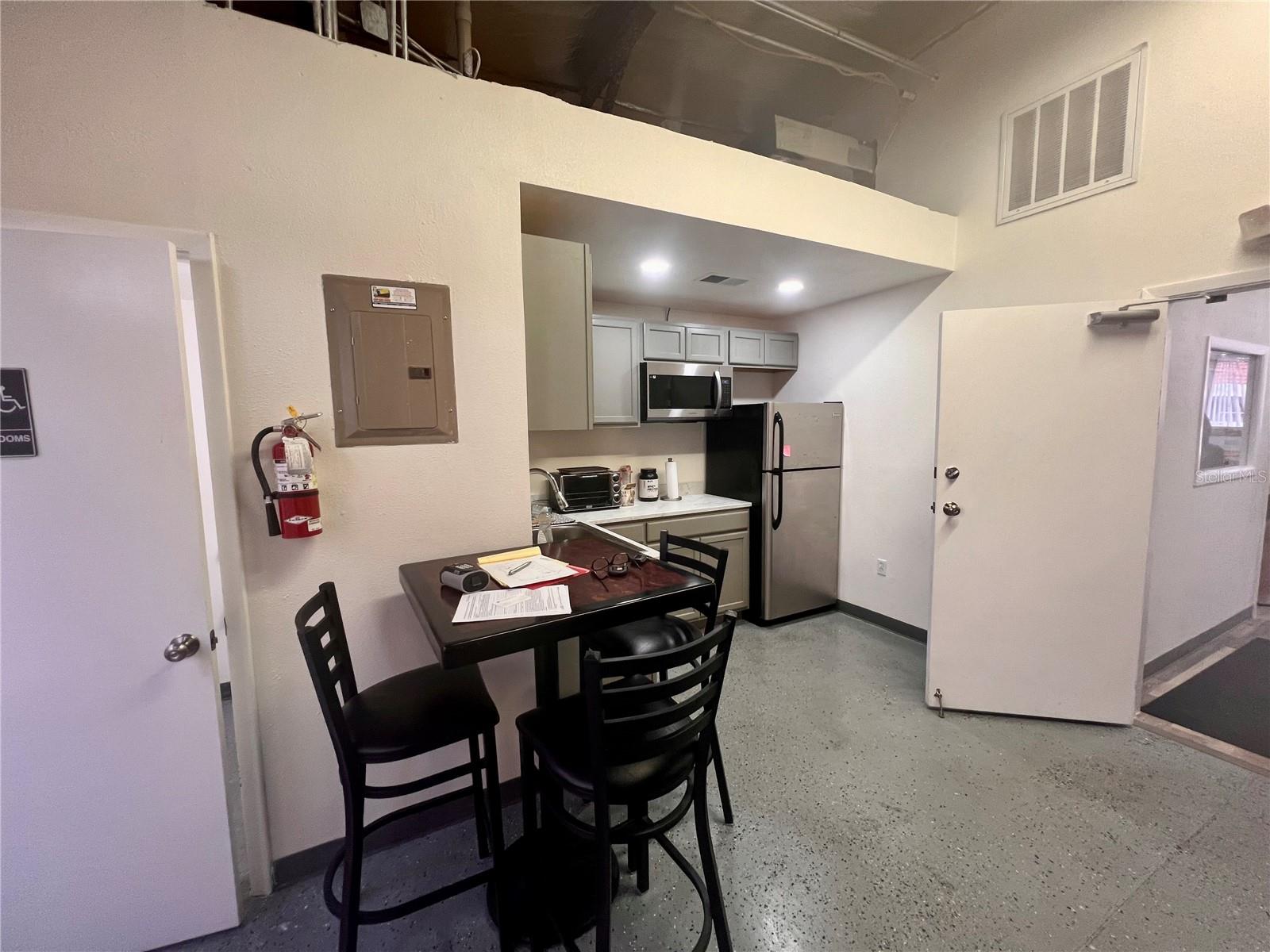 ALOMA BUS CENTER - Commercial Sale