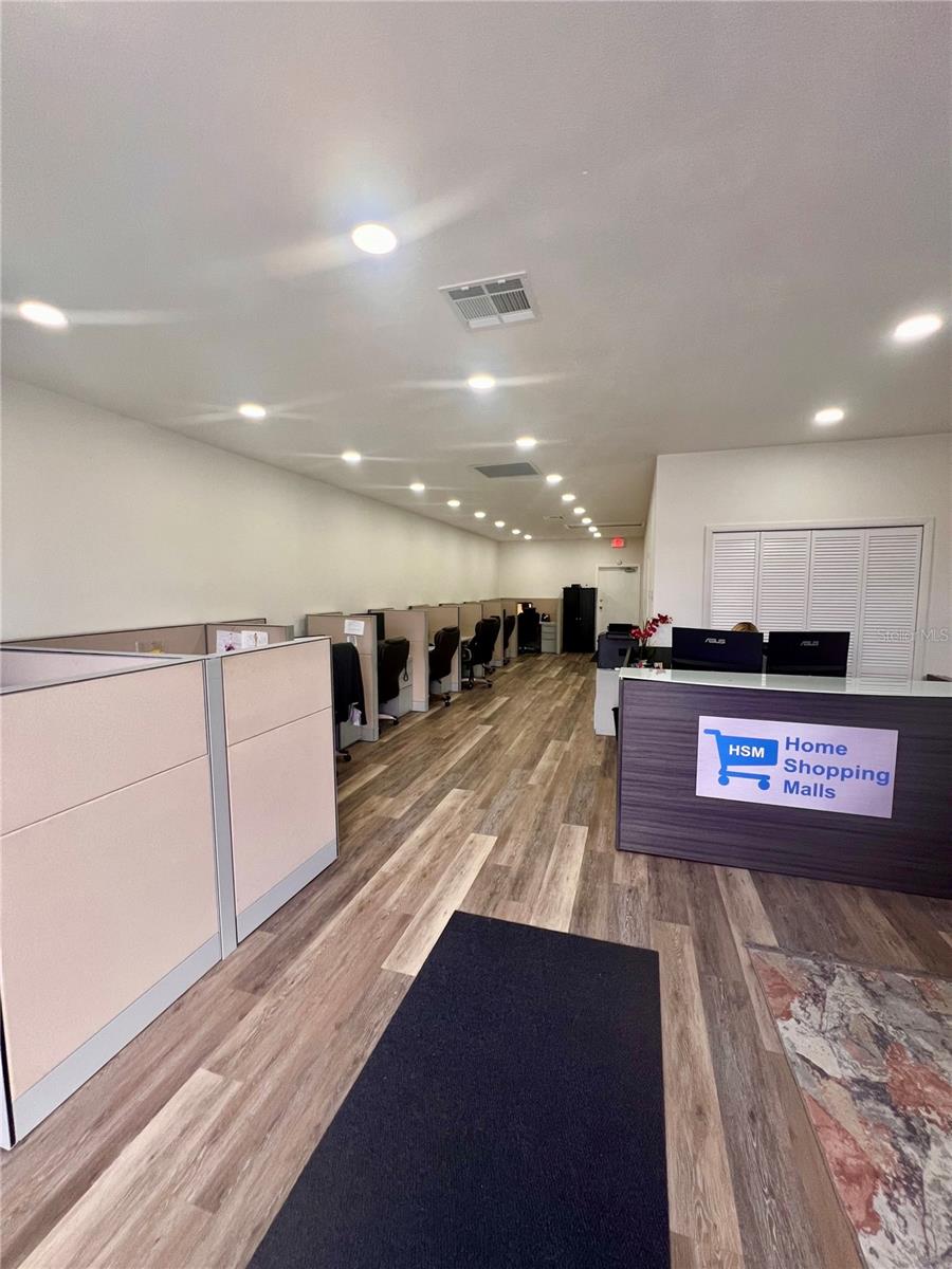 ALOMA BUS CENTER - Commercial Sale