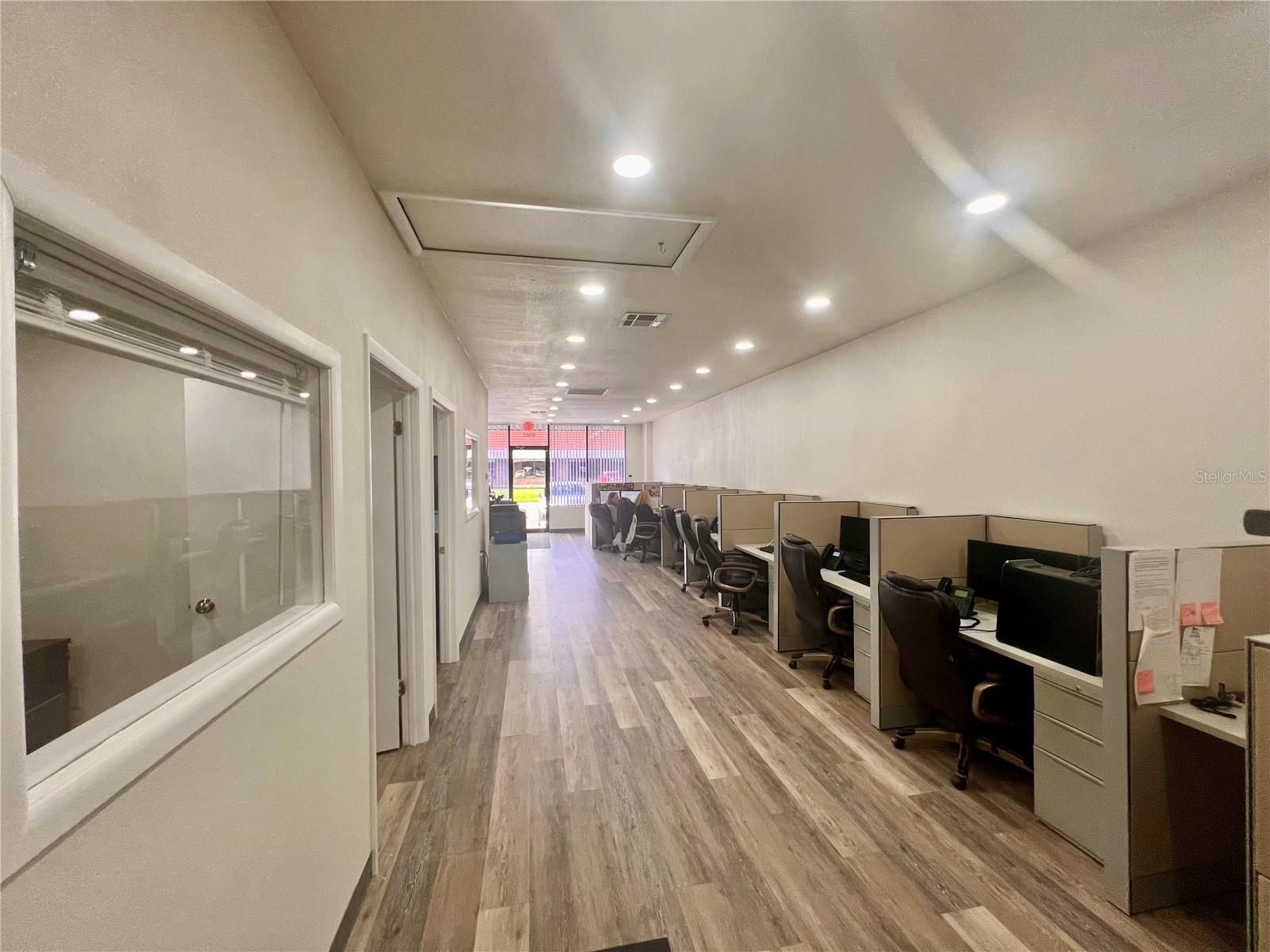 ALOMA BUS CENTER - Commercial Sale