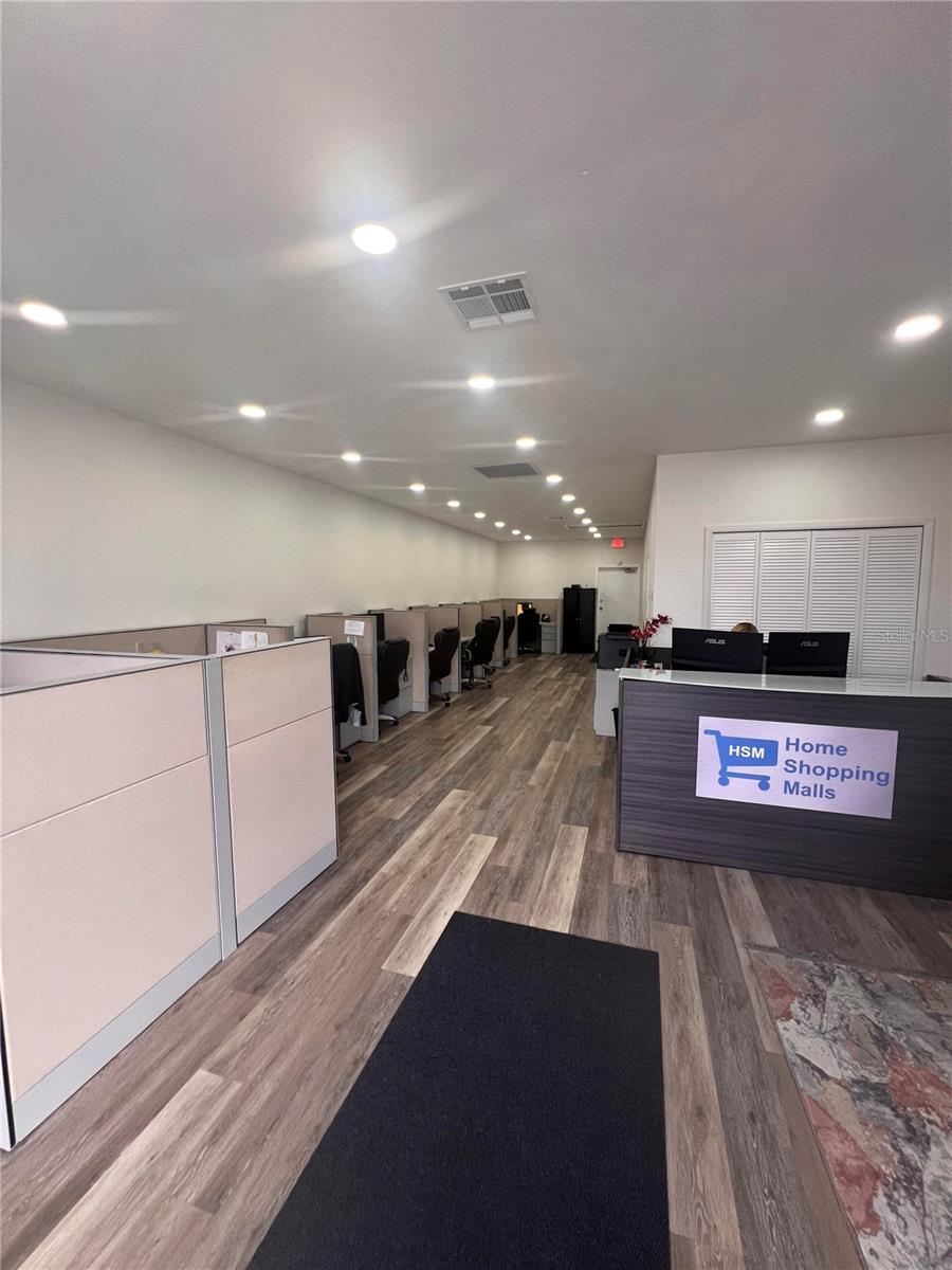 ALOMA BUS CENTER - Commercial Sale