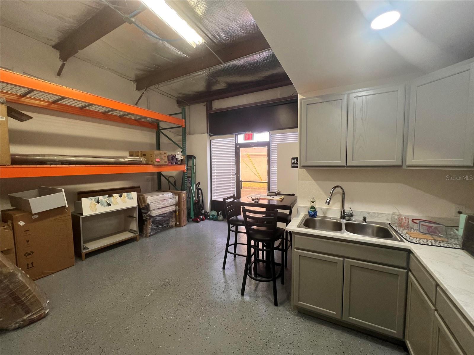 ALOMA BUS CENTER - Commercial Sale