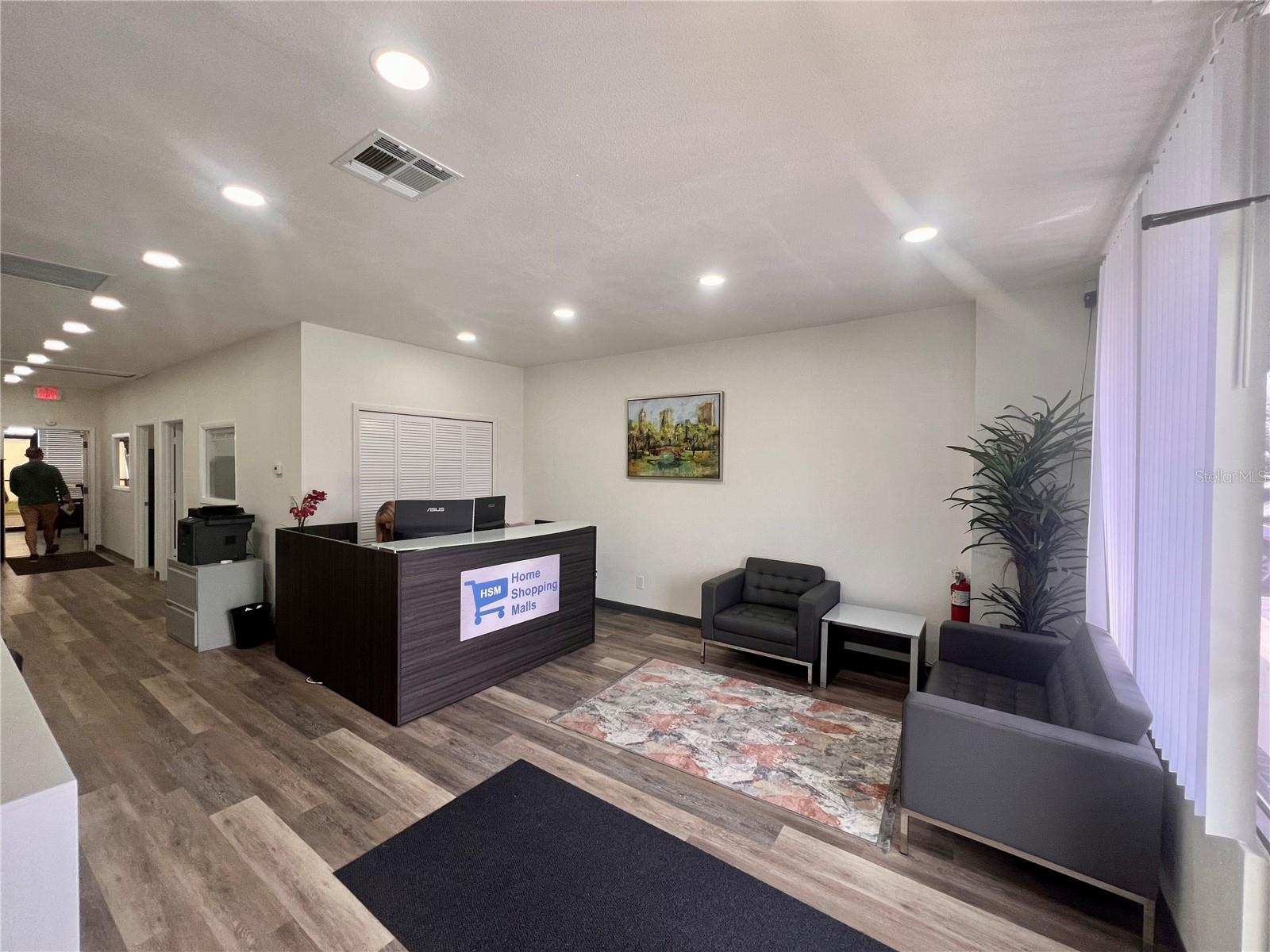 ALOMA BUS CENTER - Commercial Sale