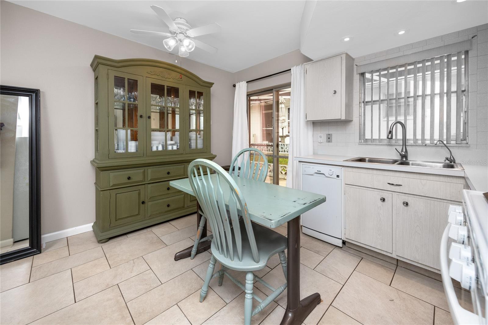 SEMINOLE HILL VILLAS - Residential