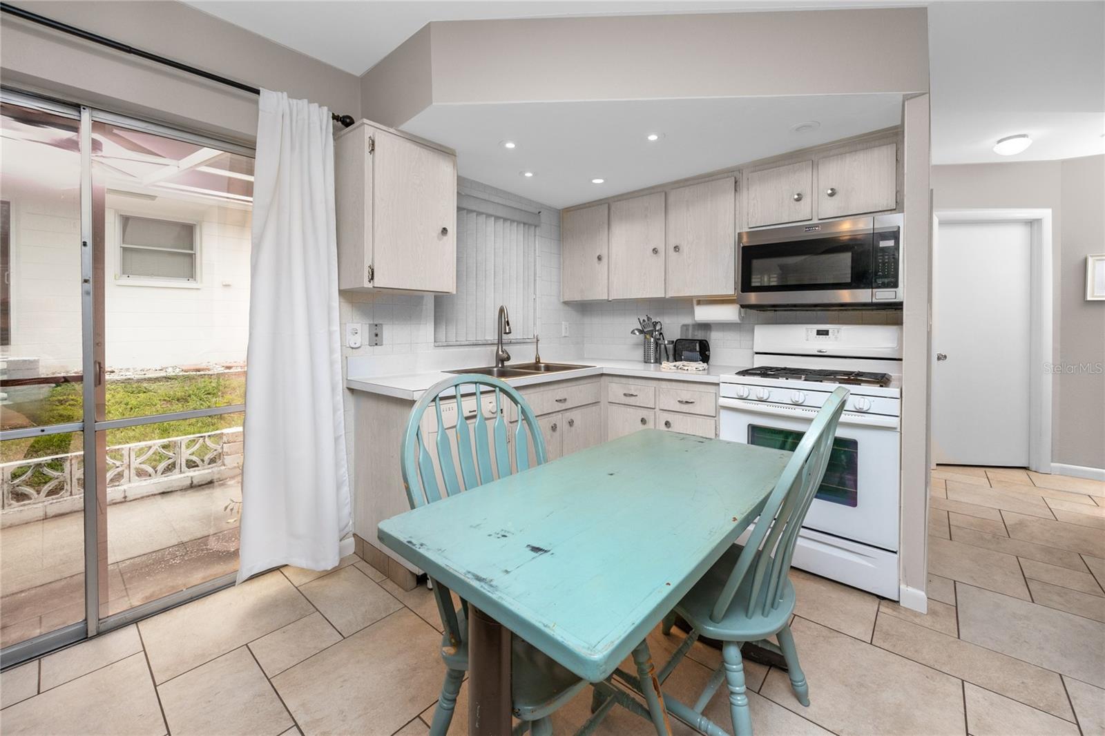 SEMINOLE HILL VILLAS - Residential