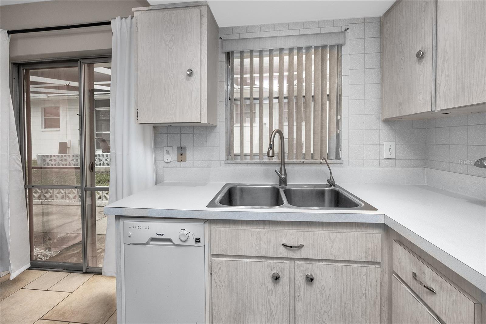 SEMINOLE HILL VILLAS - Residential