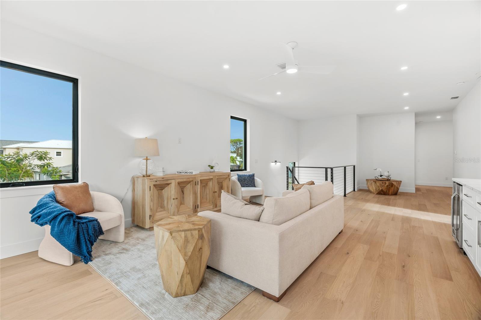 LA LINDA TERRACE - Residential