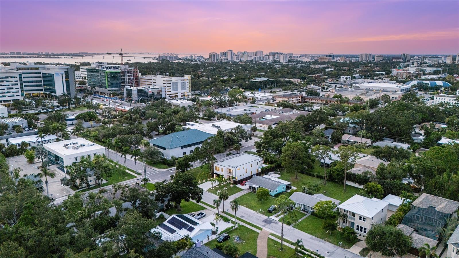 LA LINDA TERRACE - Residential