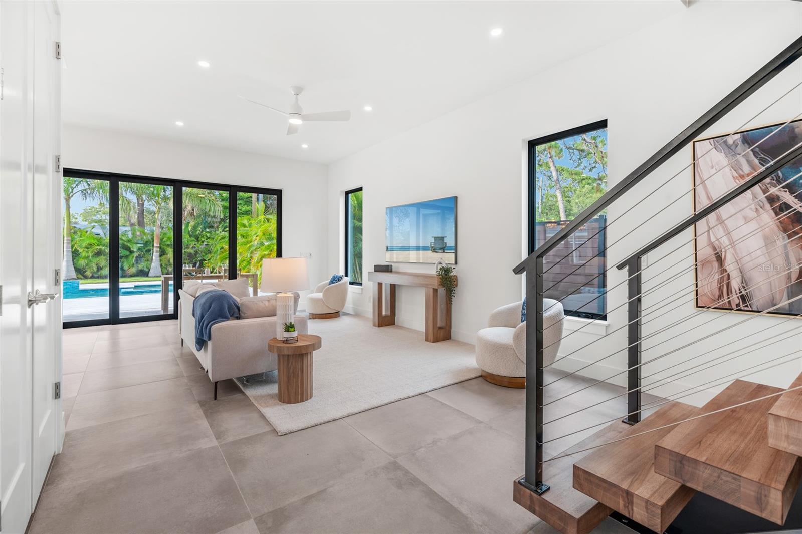 LA LINDA TERRACE - Residential