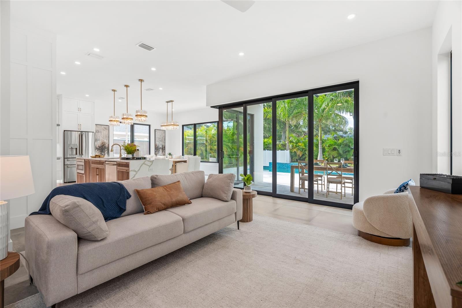 LA LINDA TERRACE - Residential