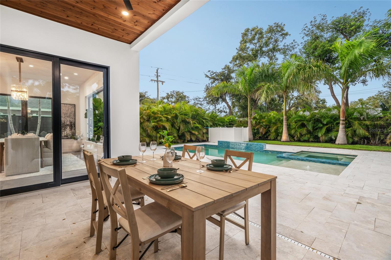 LA LINDA TERRACE - Residential