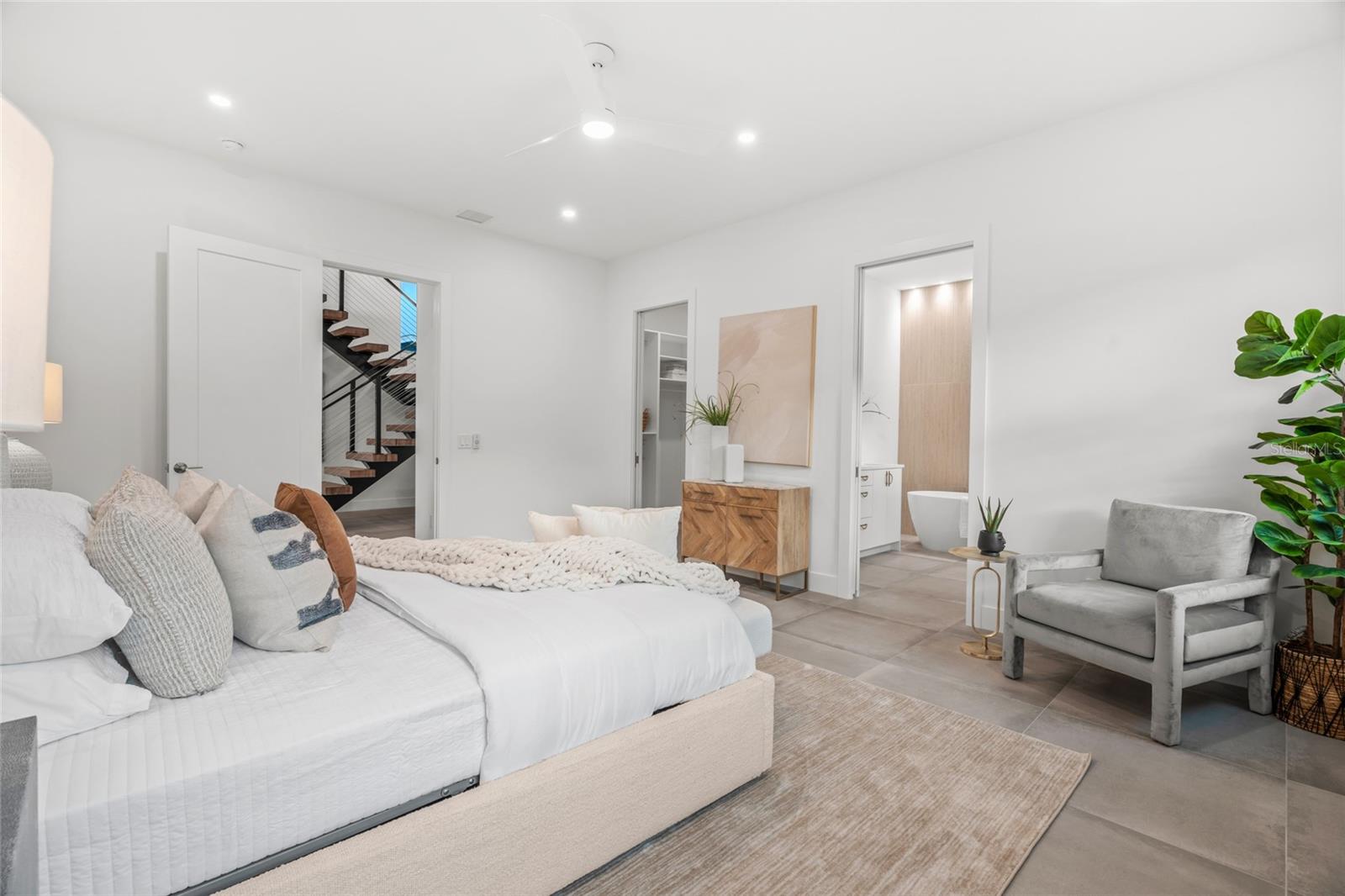 LA LINDA TERRACE - Residential