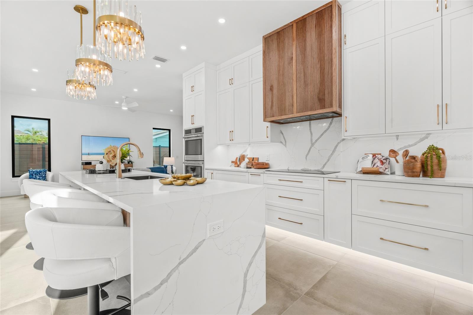 LA LINDA TERRACE - Residential