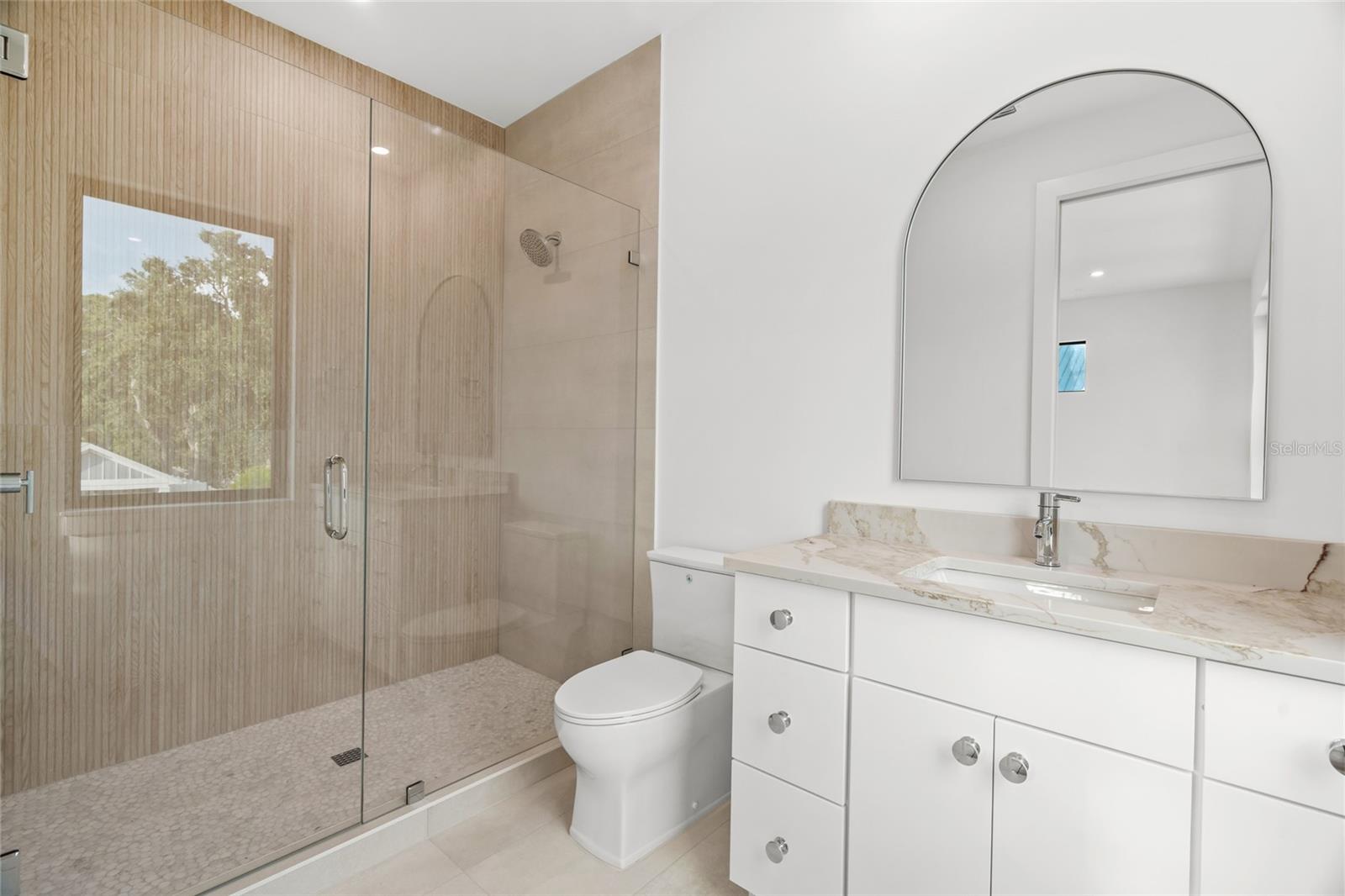 LA LINDA TERRACE - Residential