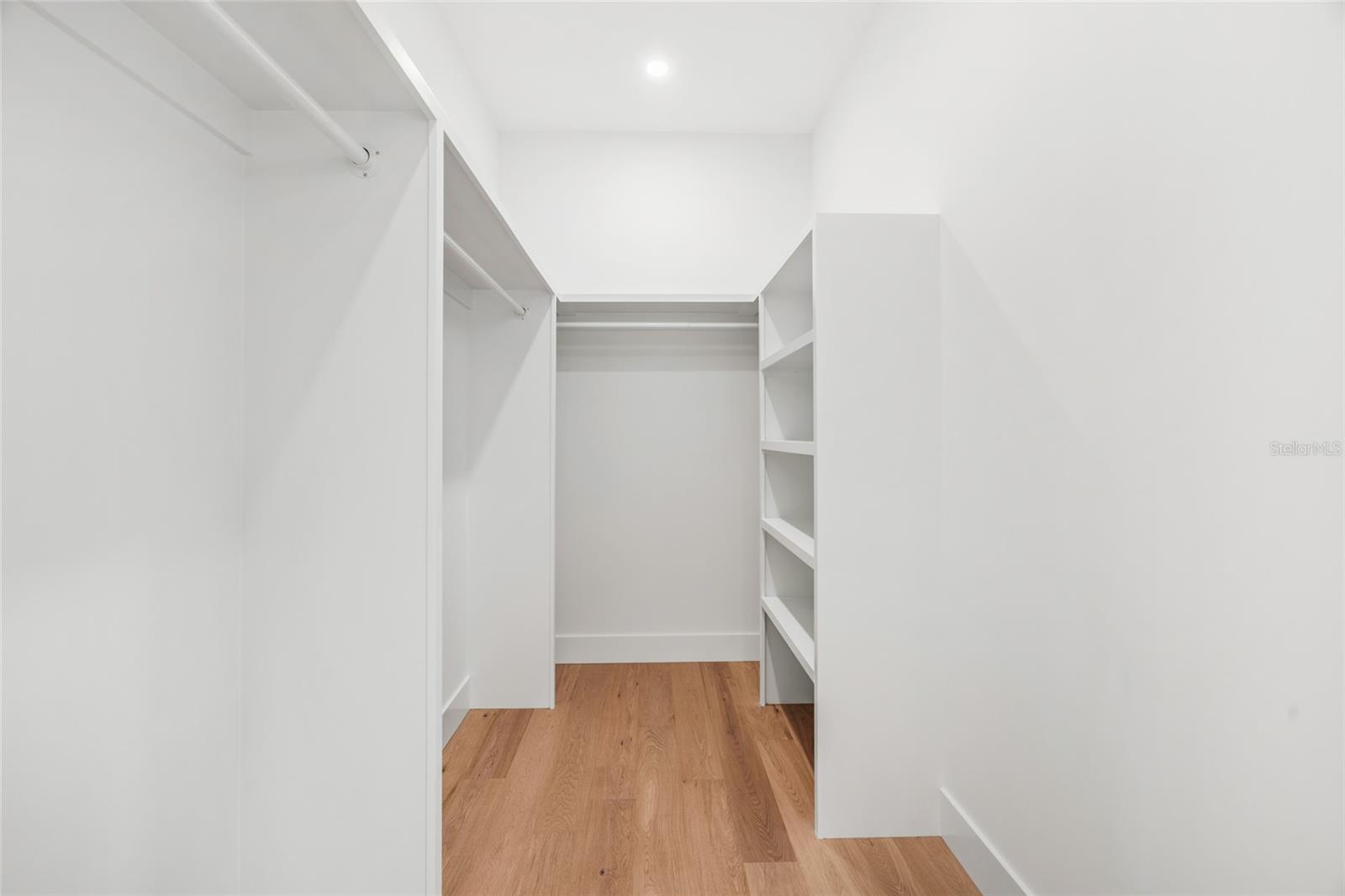 LA LINDA TERRACE - Residential