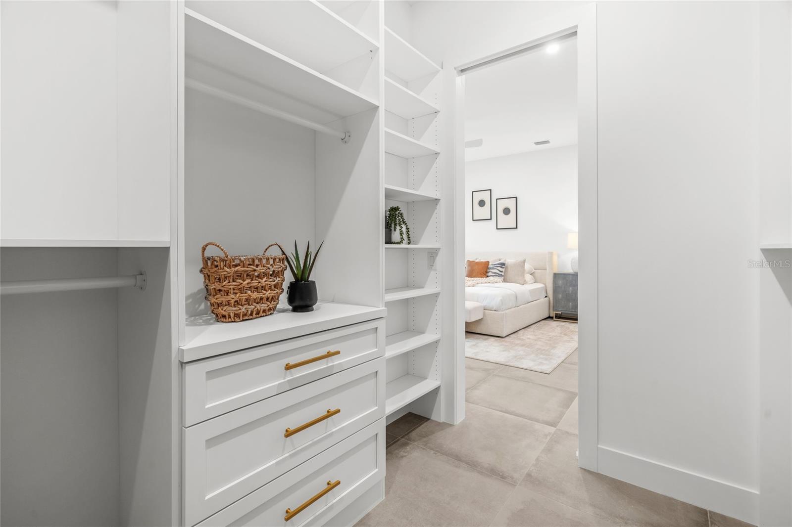 LA LINDA TERRACE - Residential