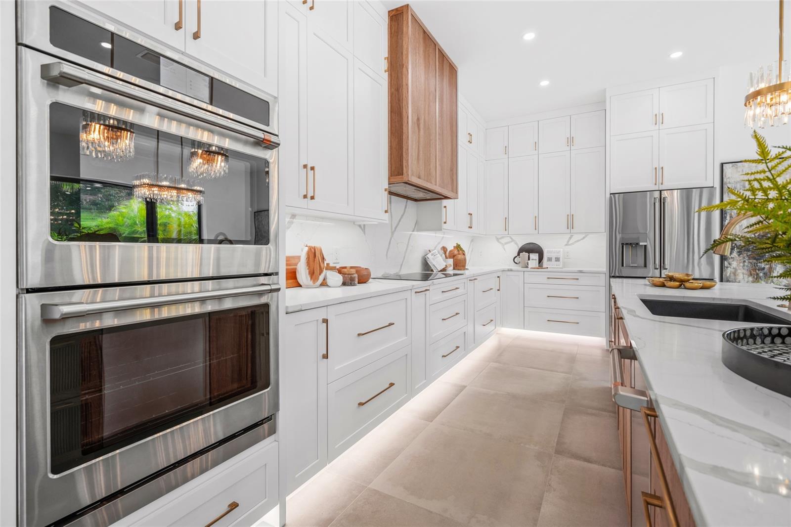 LA LINDA TERRACE - Residential