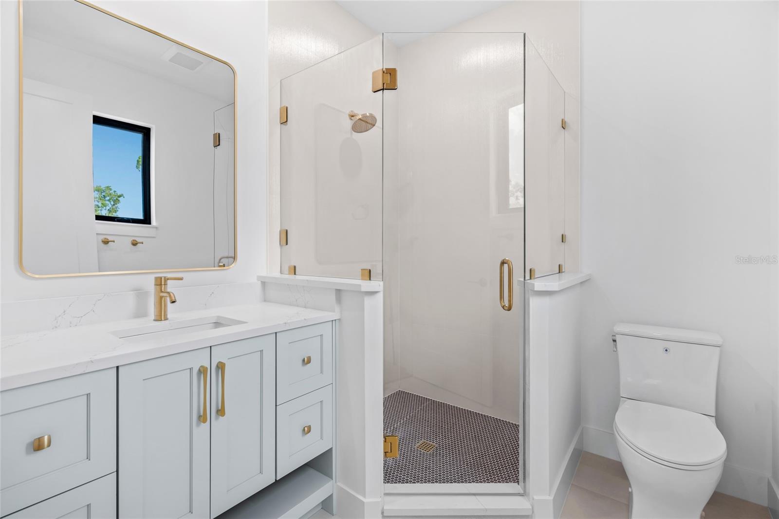 LA LINDA TERRACE - Residential