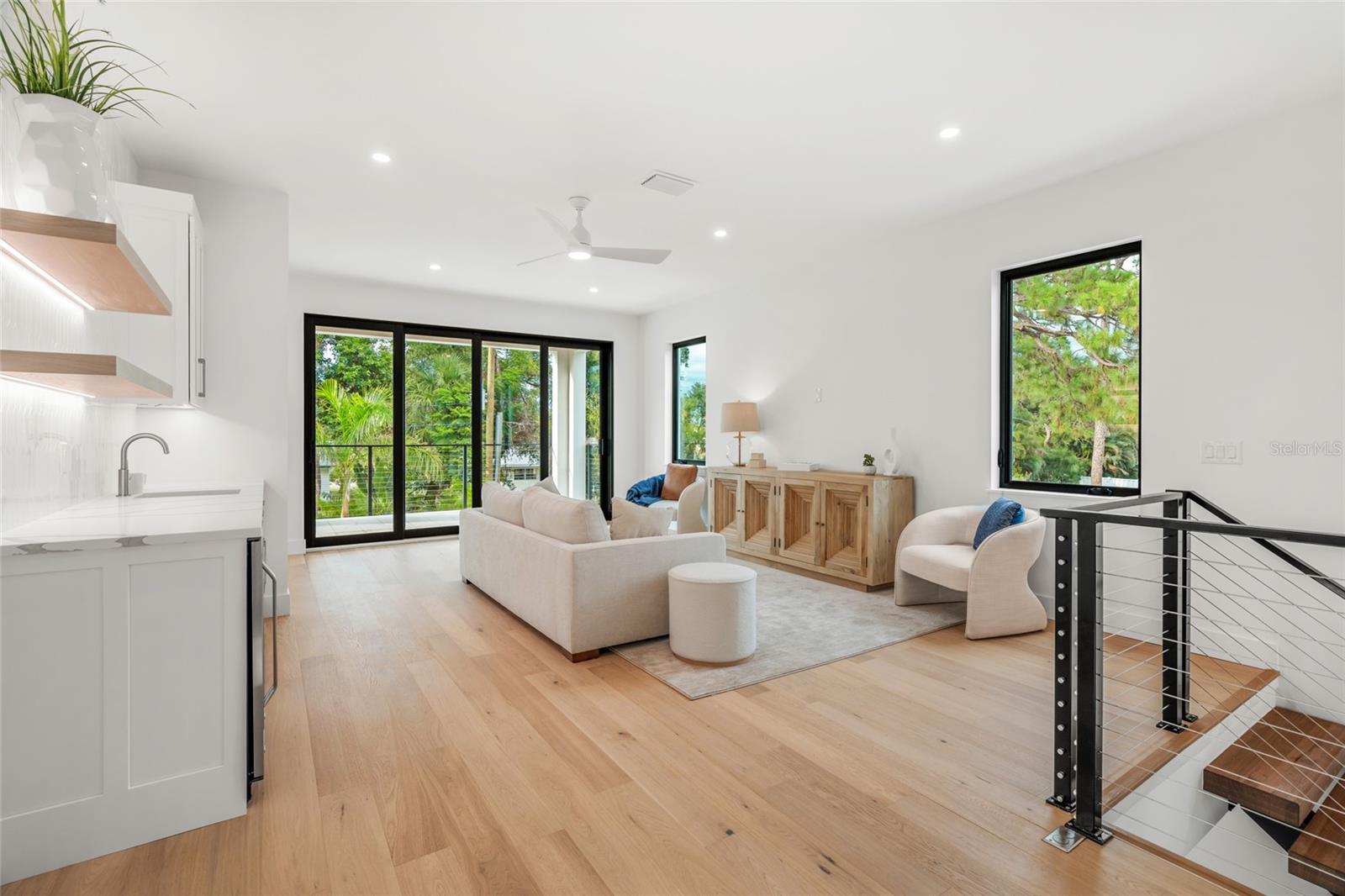 LA LINDA TERRACE - Residential