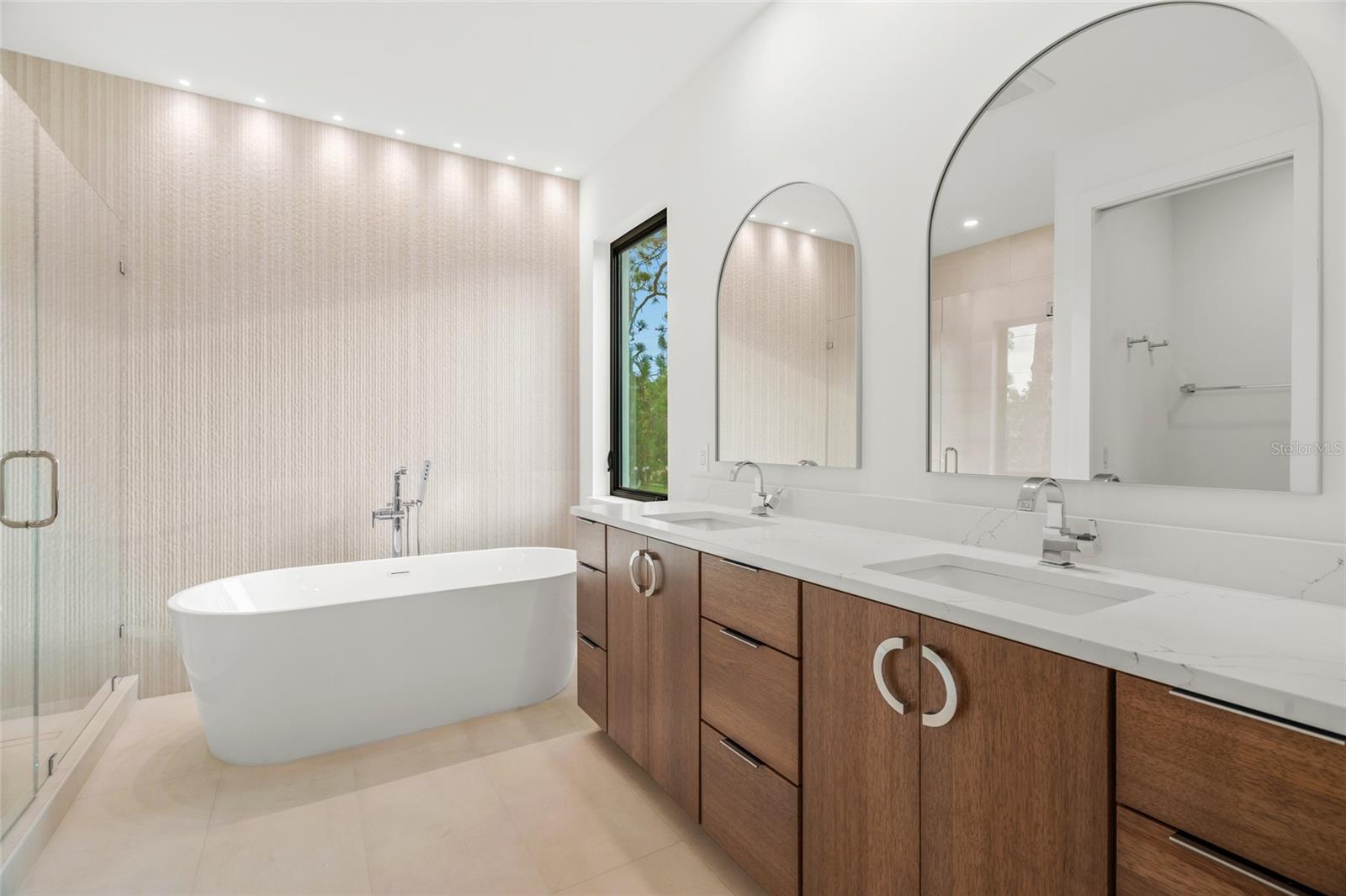 LA LINDA TERRACE - Residential