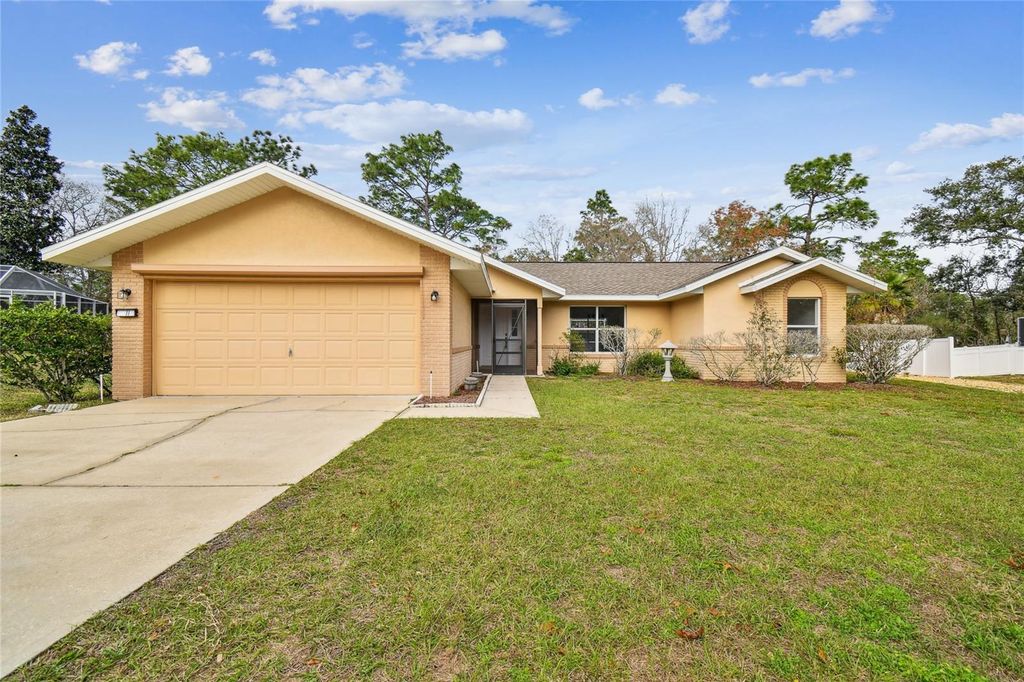 Photo of 11 Carnation Court E, Homosassa, FL 34446 (MLS # O6411323)