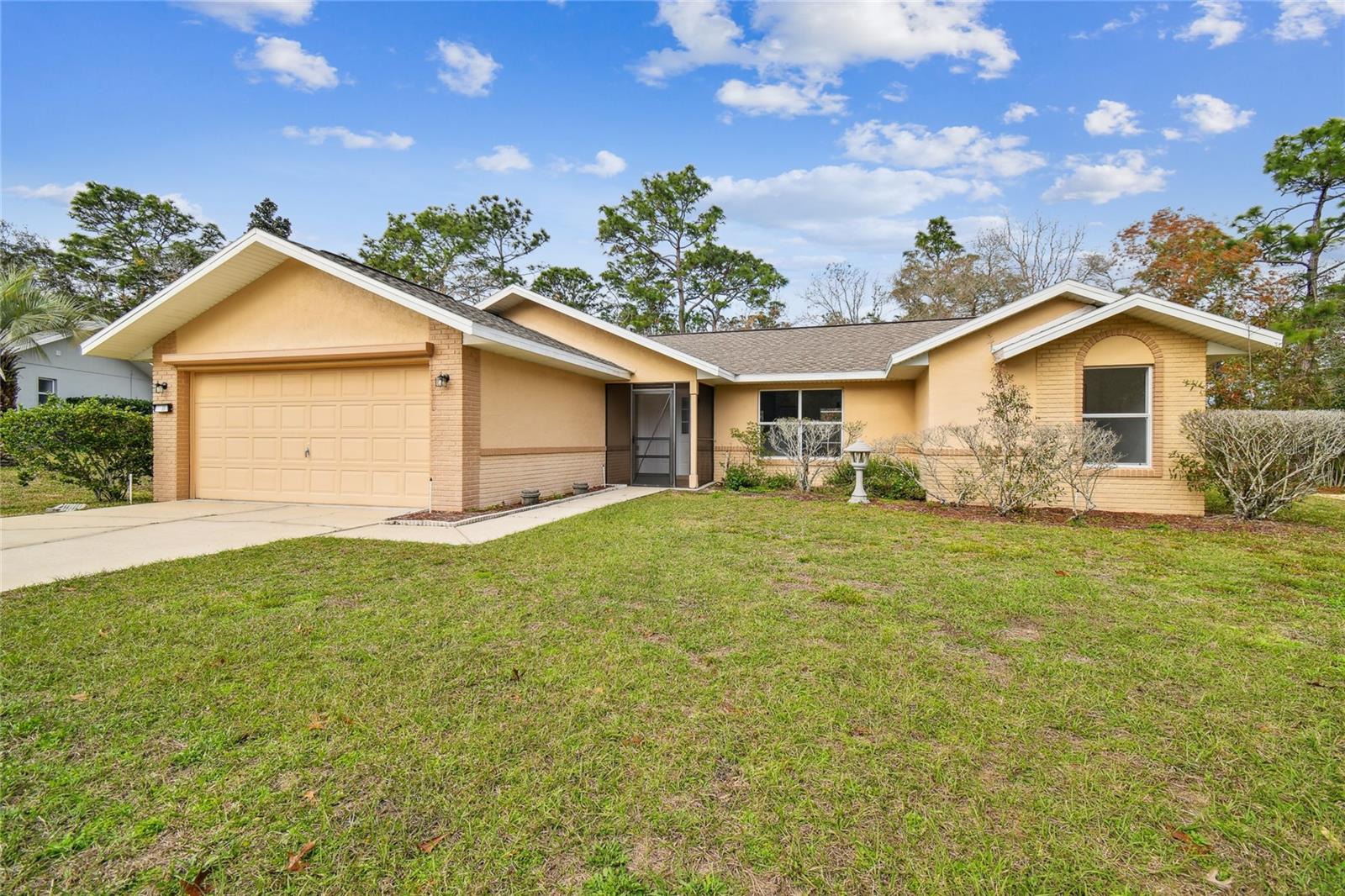 11 CARNATION COURT E