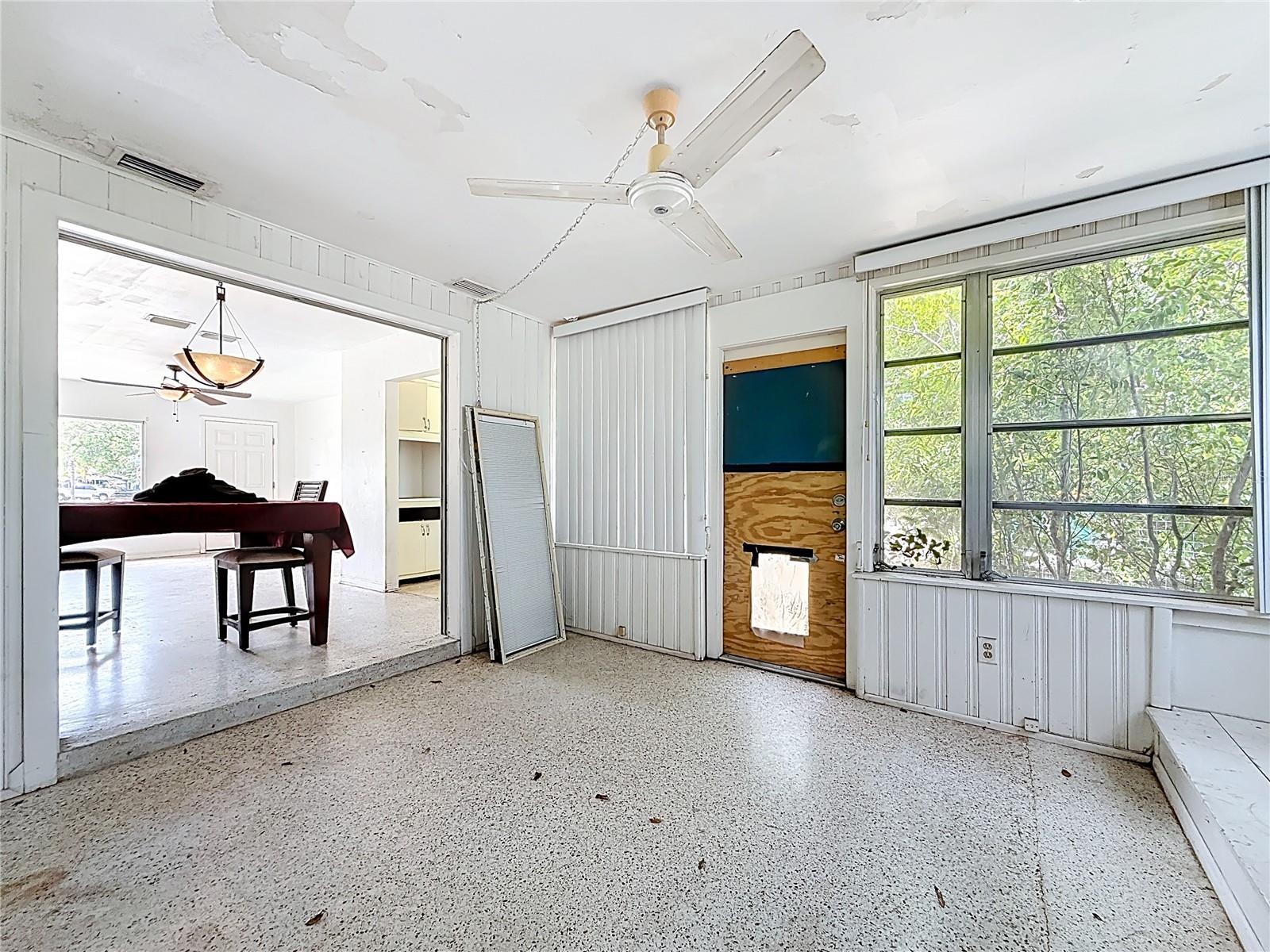 SUNSHINE GROVES - Residential