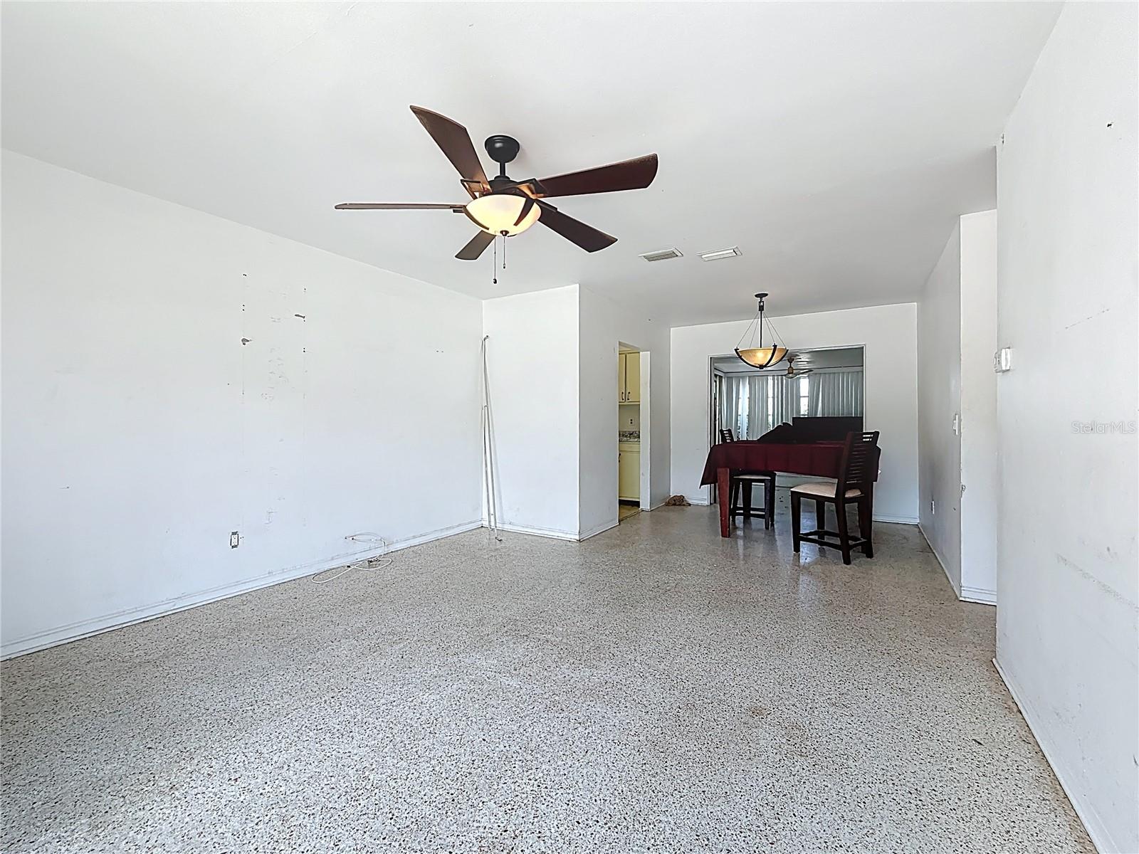 SUNSHINE GROVES - Residential