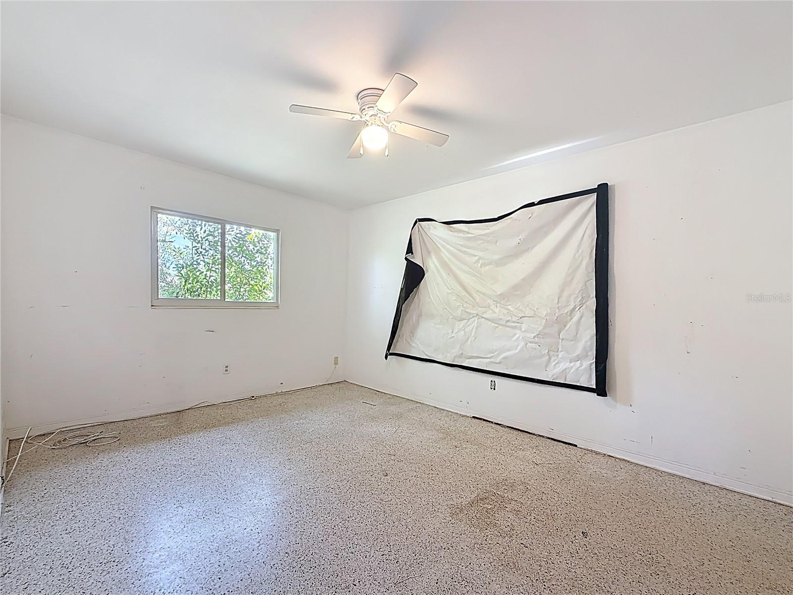 SUNSHINE GROVES - Residential