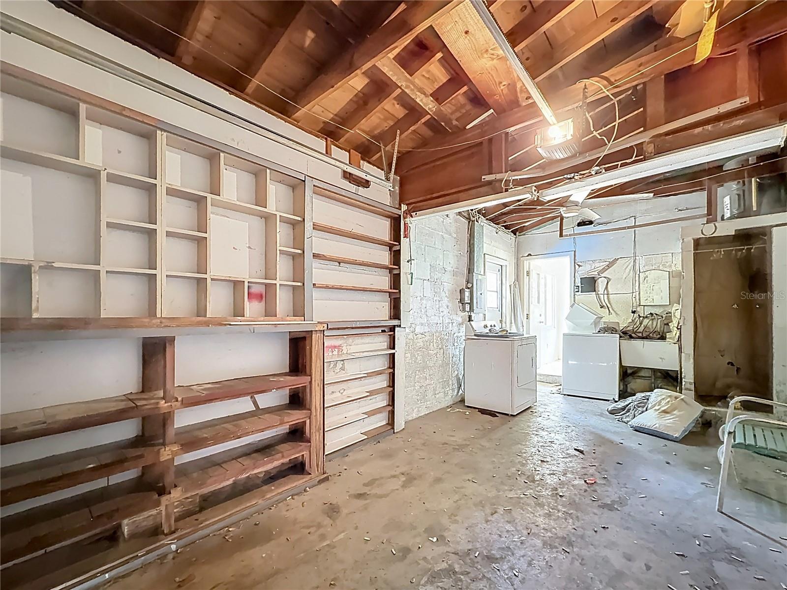 SUNSHINE GROVES - Residential