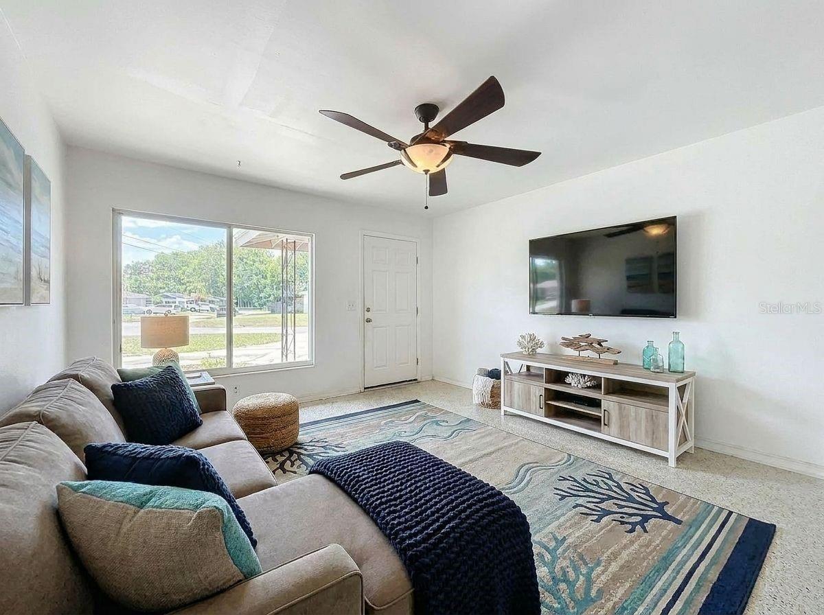 SUNSHINE GROVES - Residential