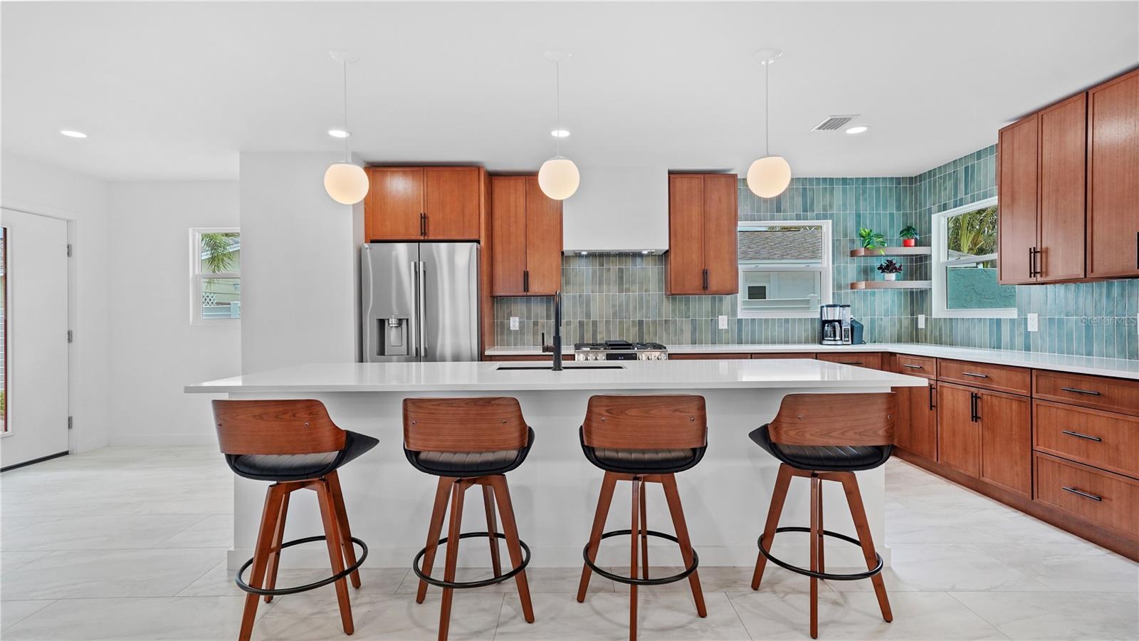 WHITE SANDS OF LIDO - Residential