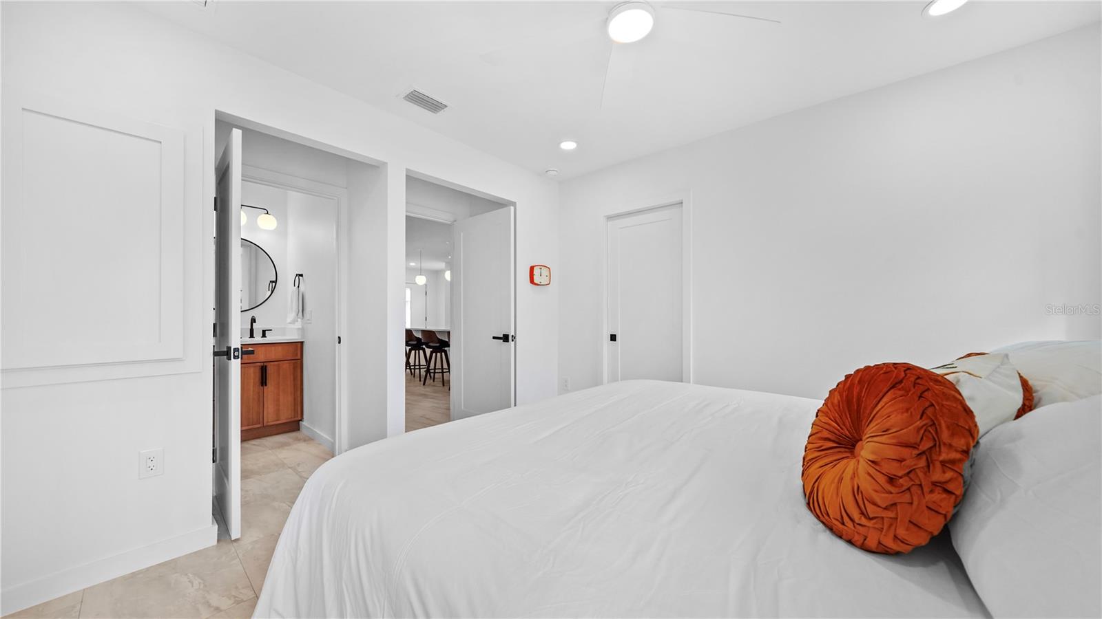 WHITE SANDS OF LIDO - Residential