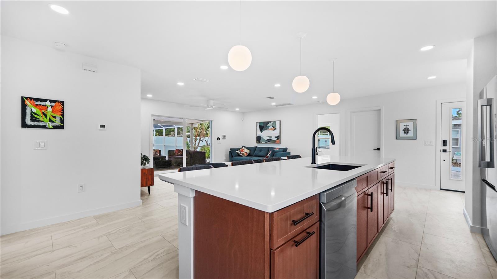 WHITE SANDS OF LIDO - Residential