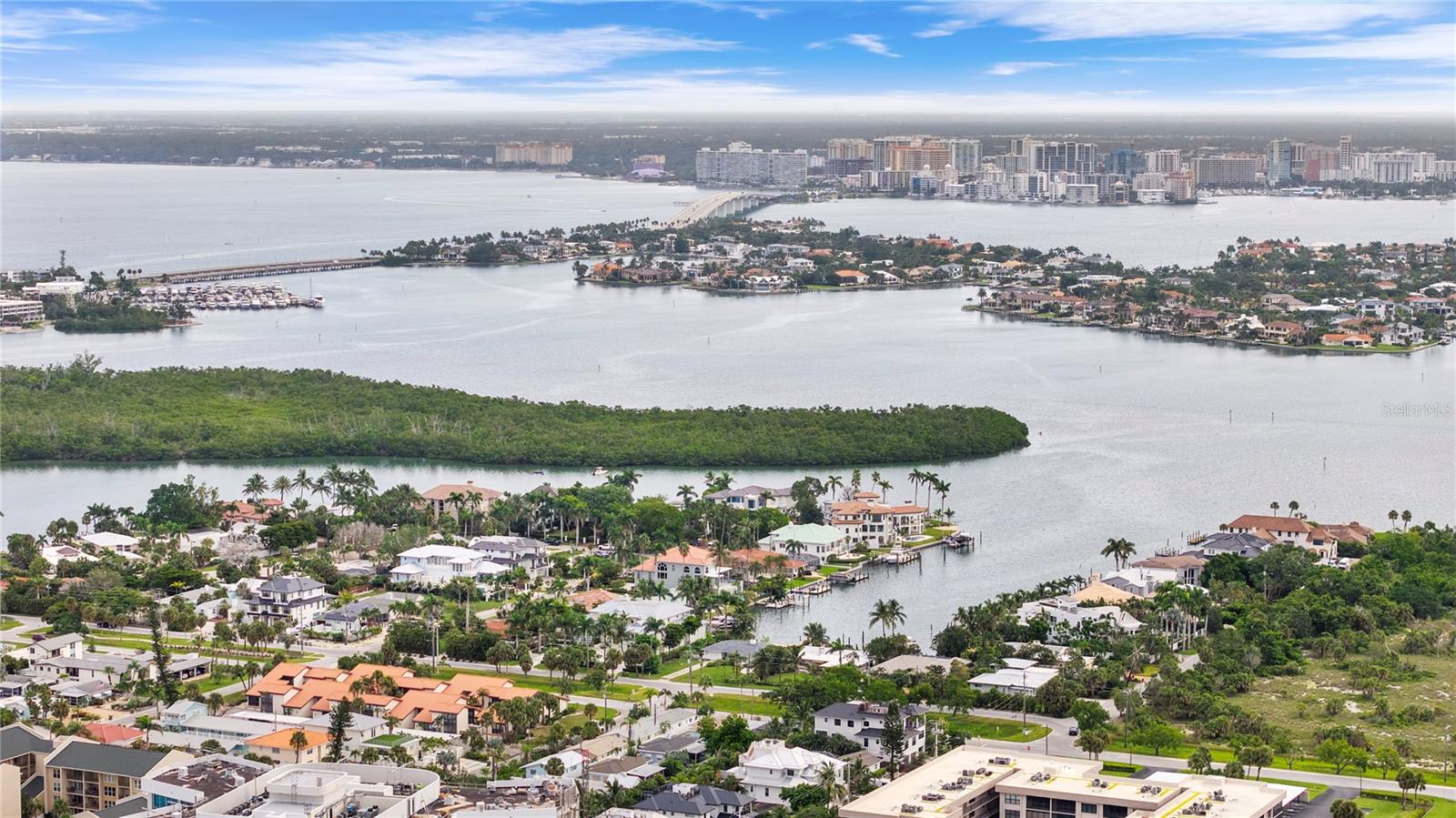 WHITE SANDS OF LIDO - Residential