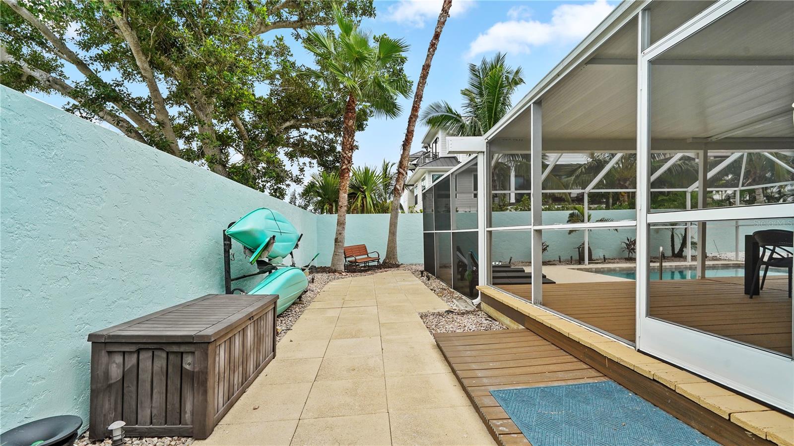 WHITE SANDS OF LIDO - Residential