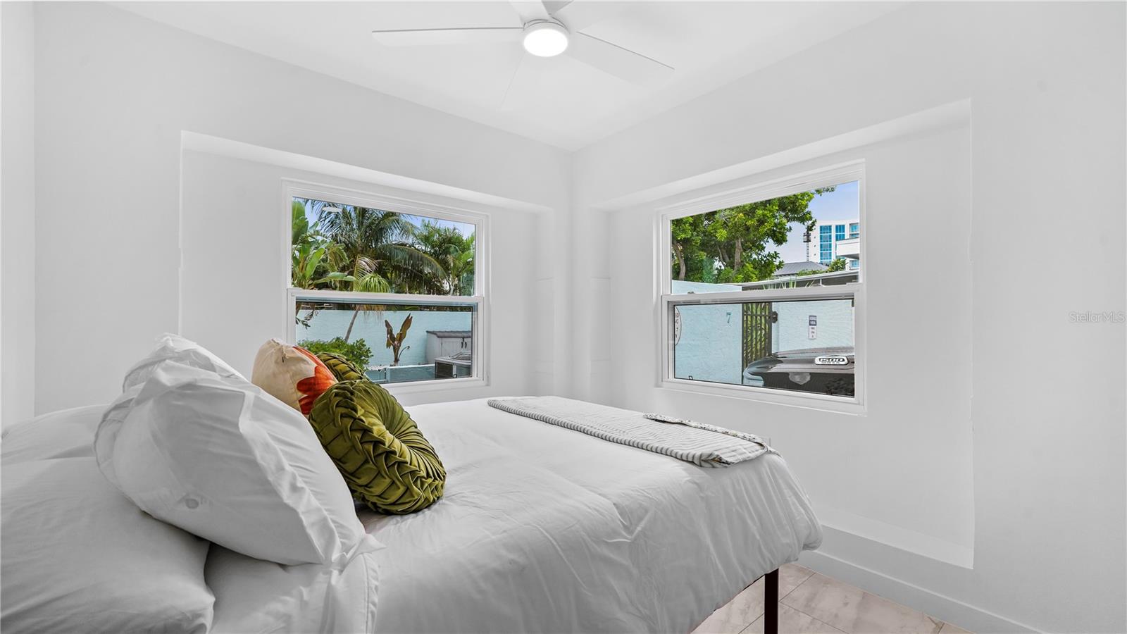 WHITE SANDS OF LIDO - Residential