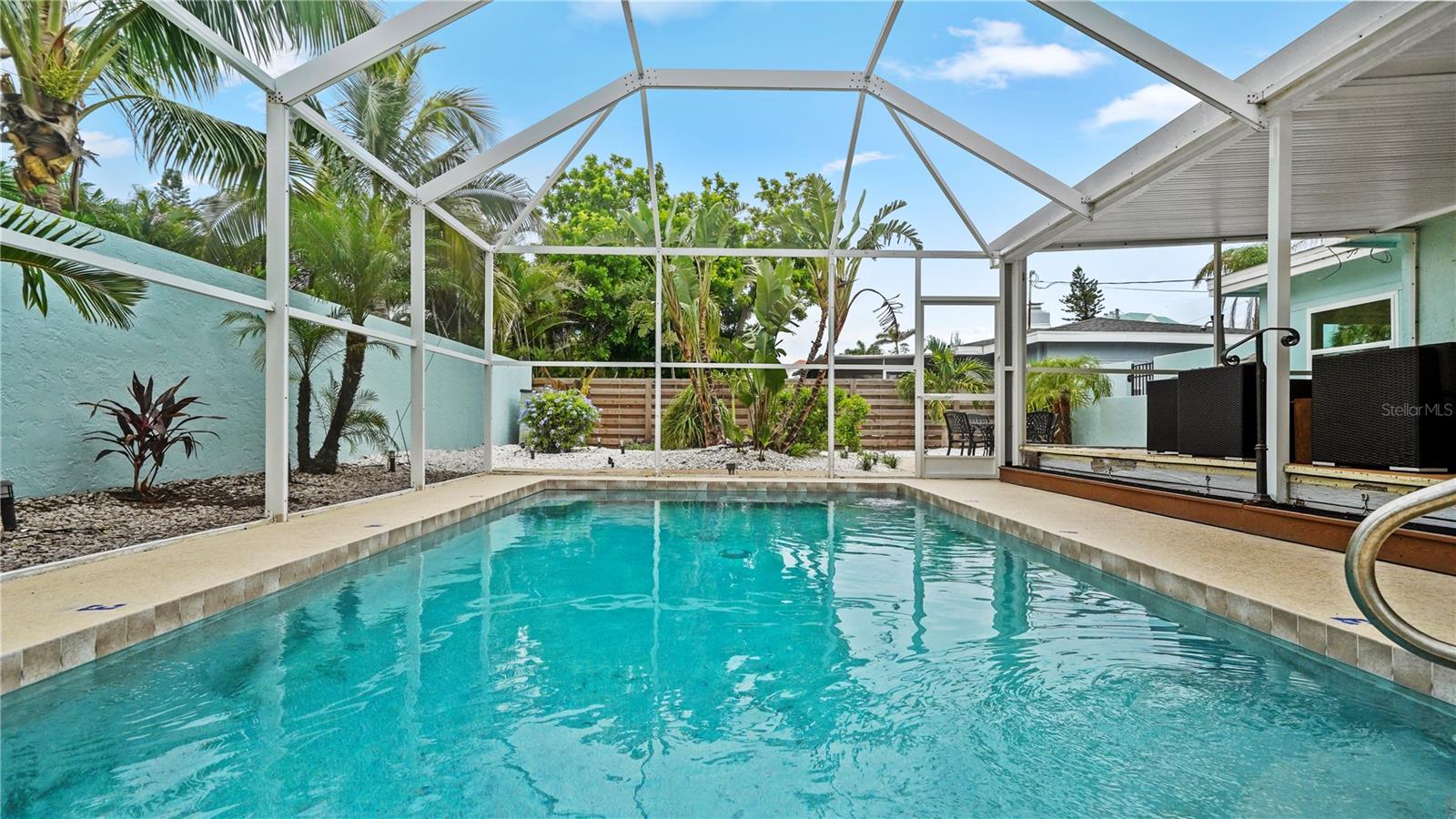 WHITE SANDS OF LIDO - Residential