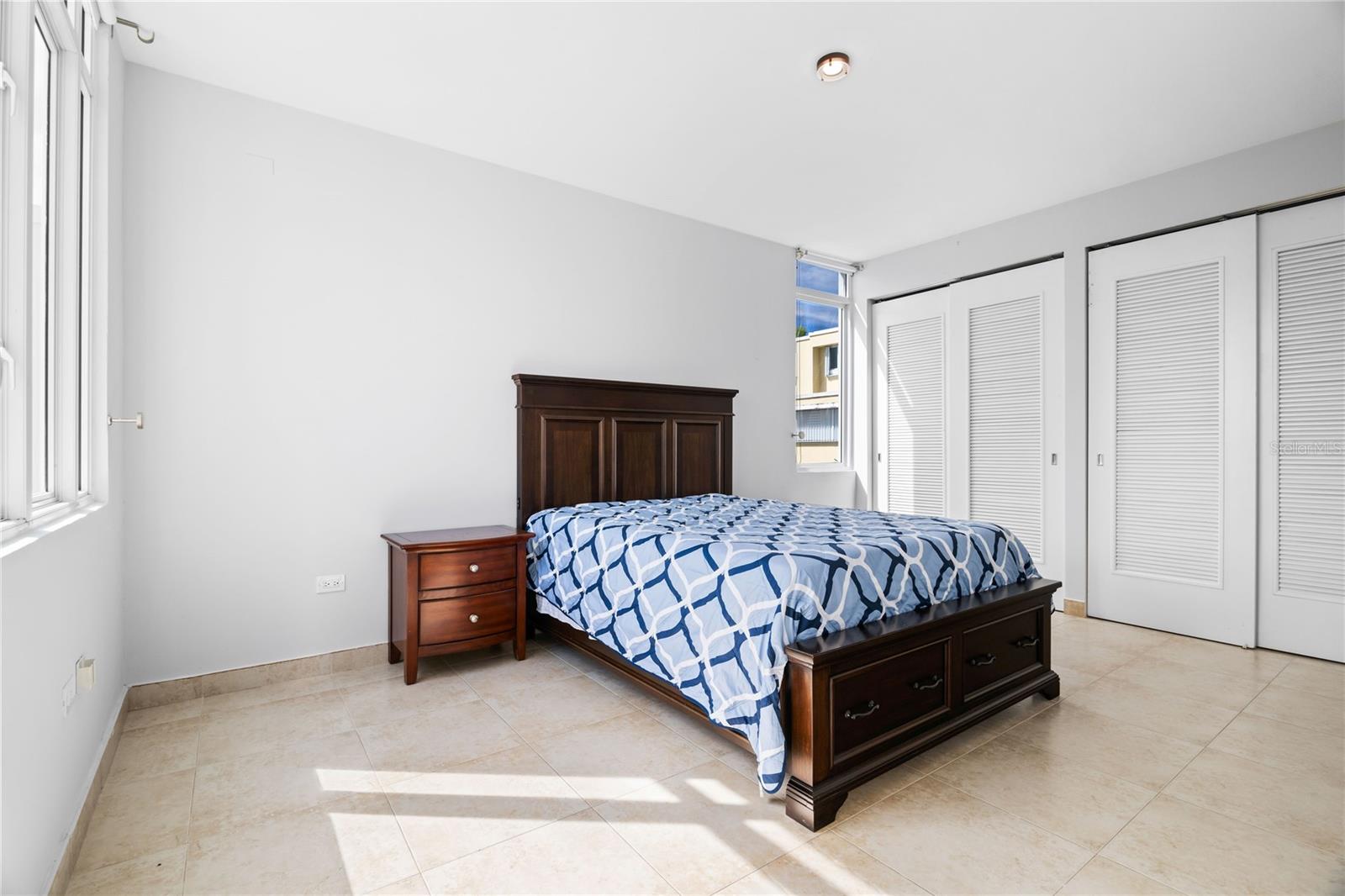 TREASURE POINT #34 - Residential