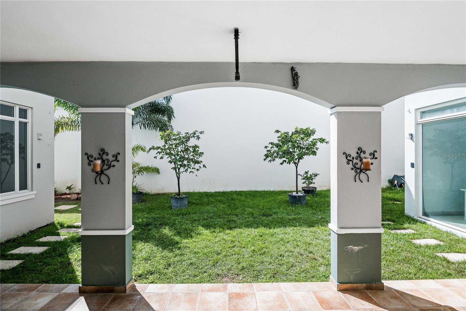 TREASURE POINT #34 - Residential