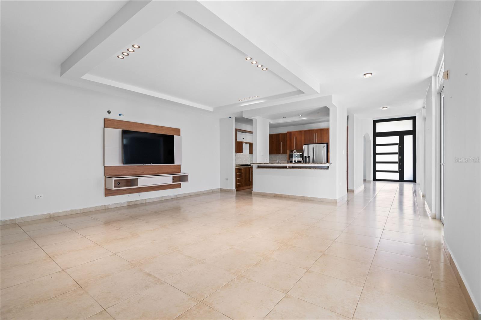 TREASURE POINT #34 - Residential