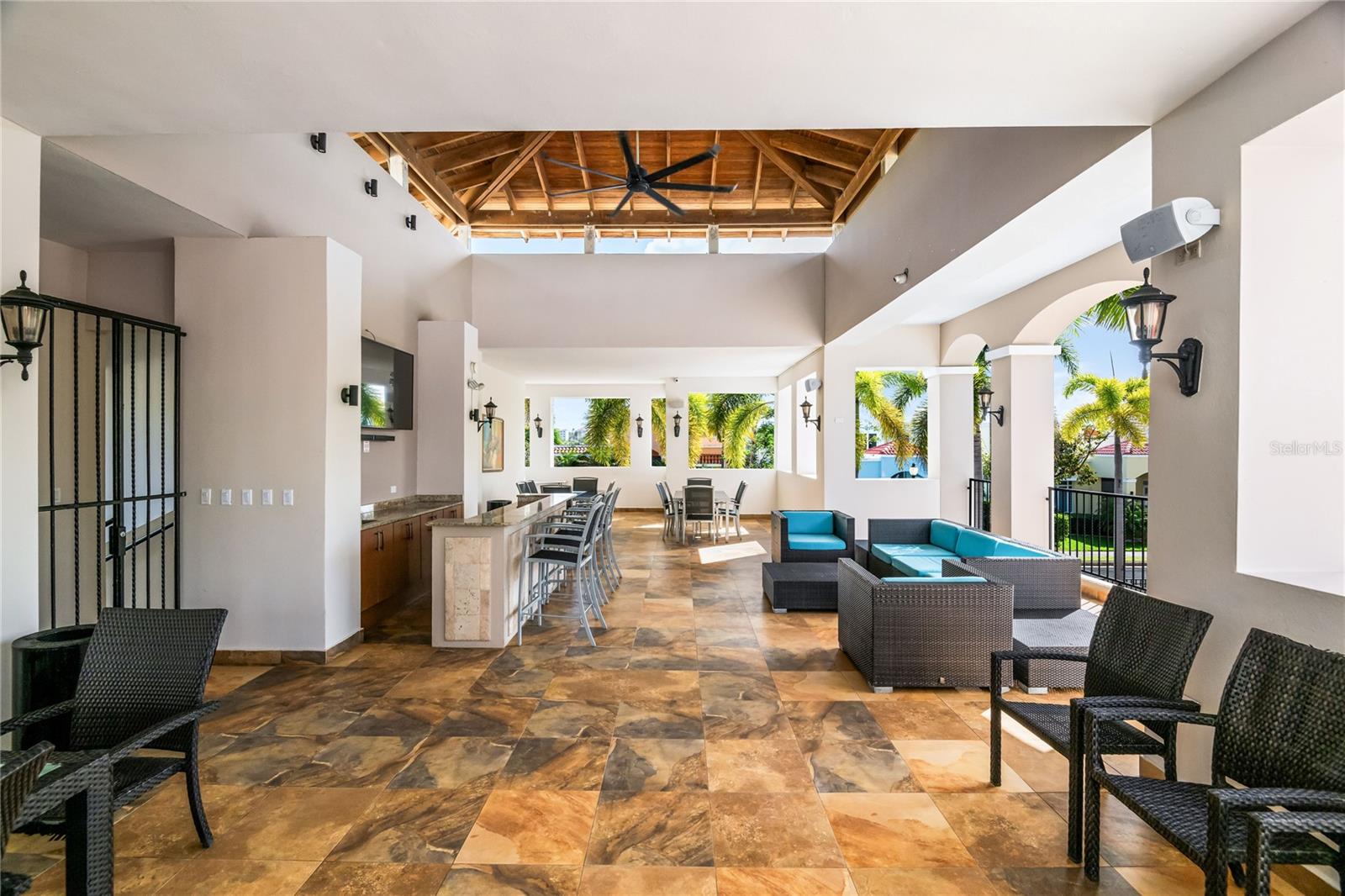 TREASURE POINT #34 - Residential