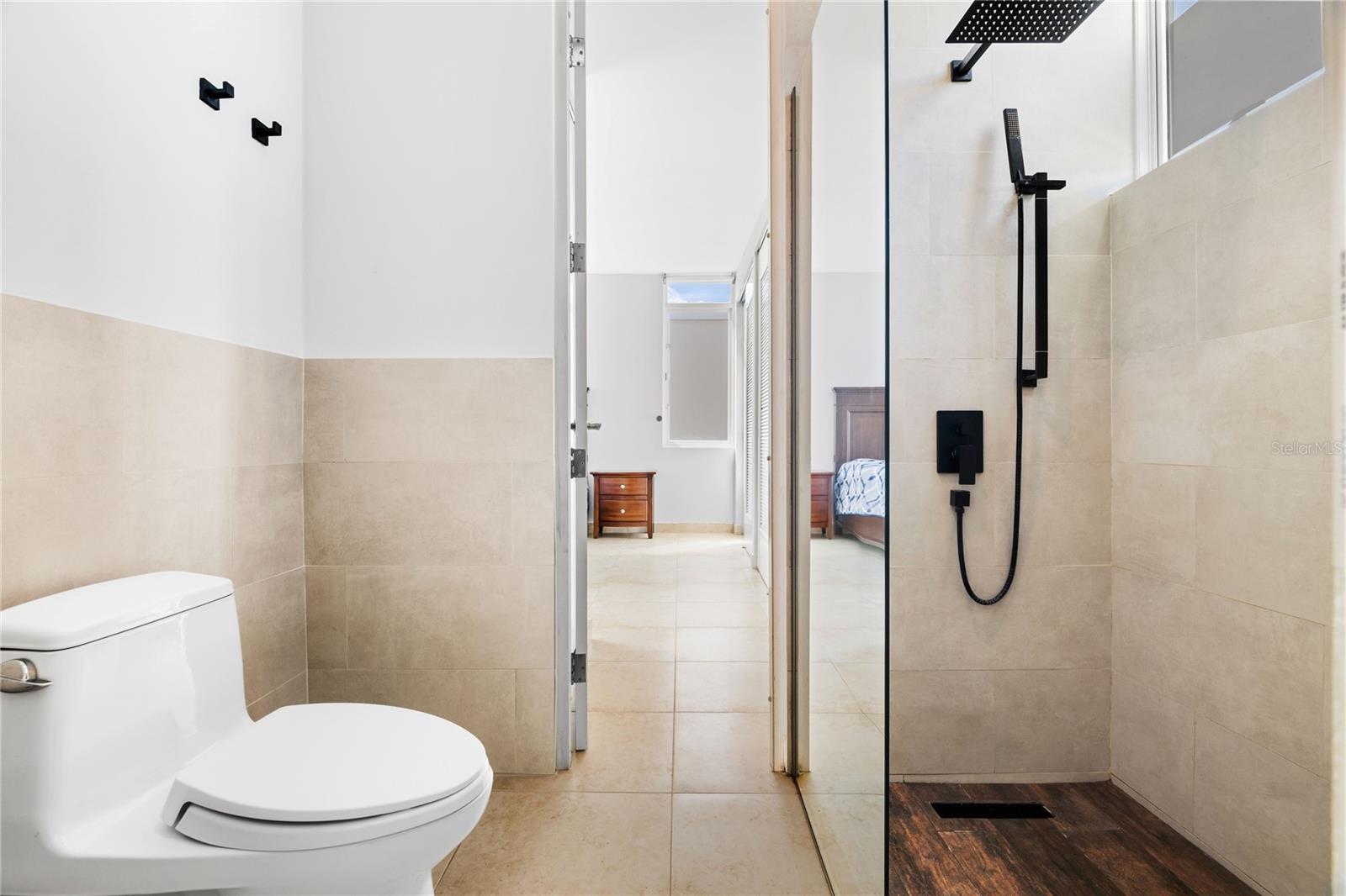 TREASURE POINT #34 - Residential