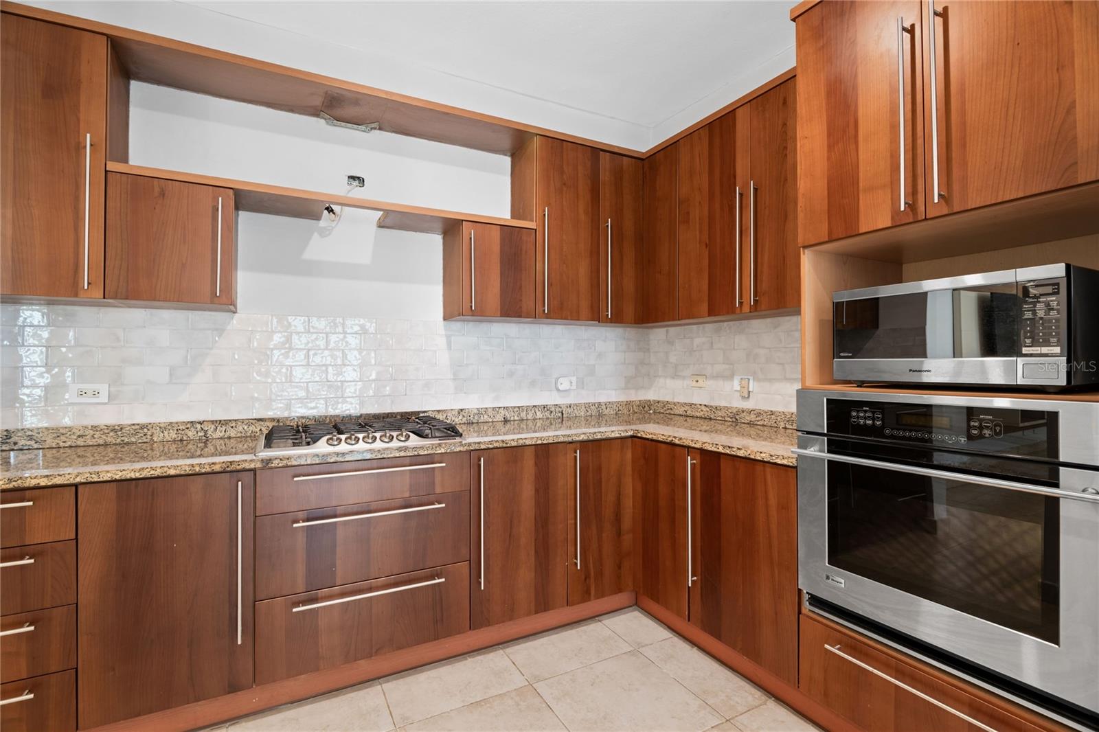 TREASURE POINT #34 - Residential