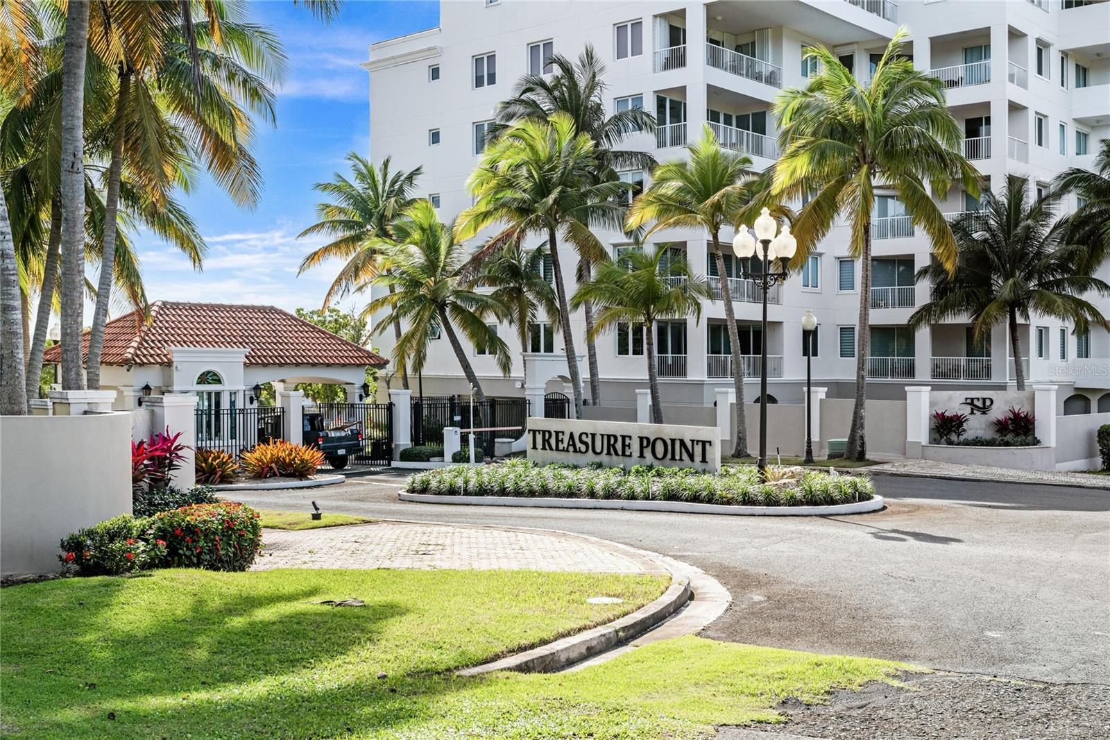 TREASURE POINT #34 - Residential